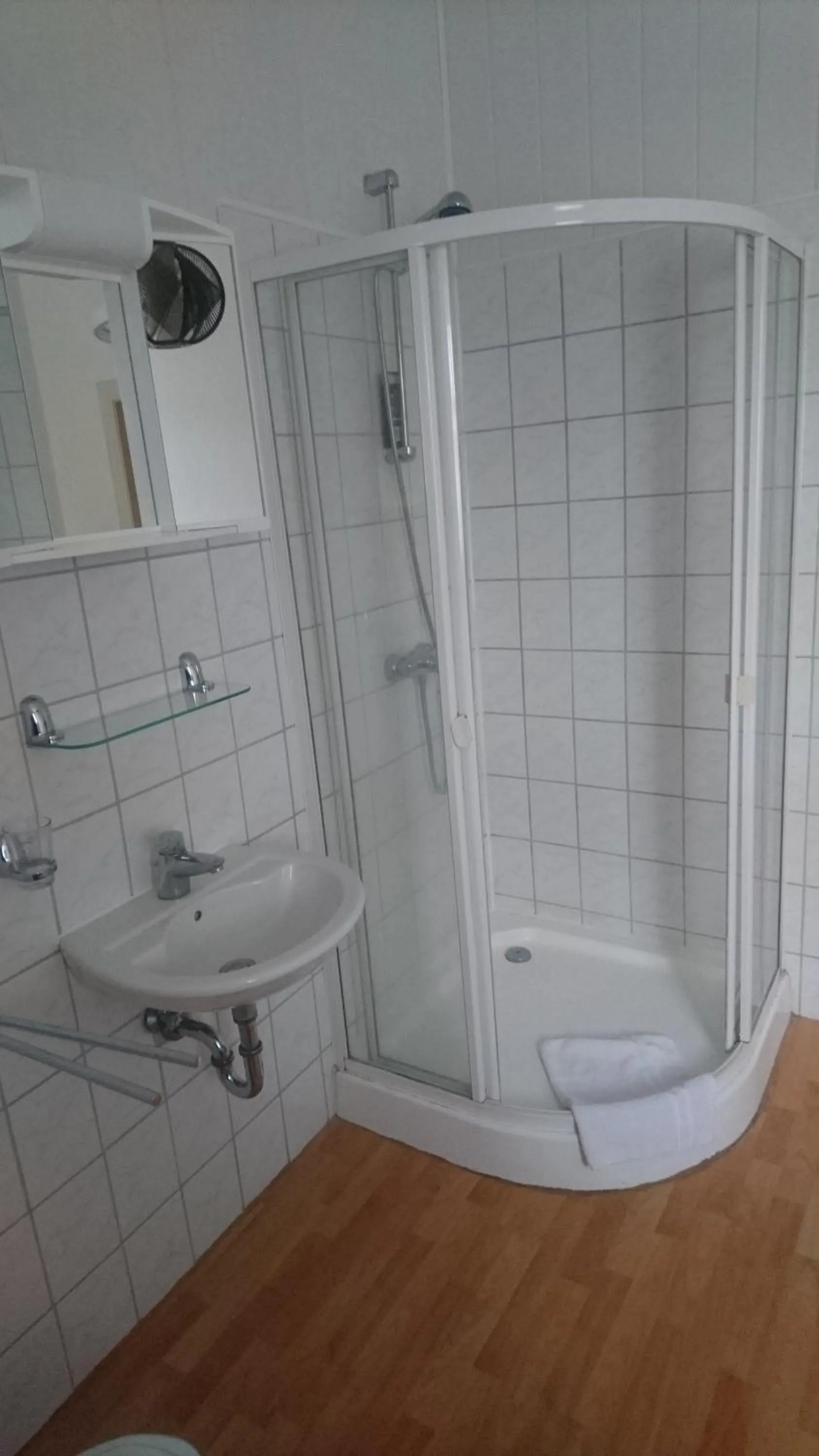 Shower in Pension Zum Burggrafen