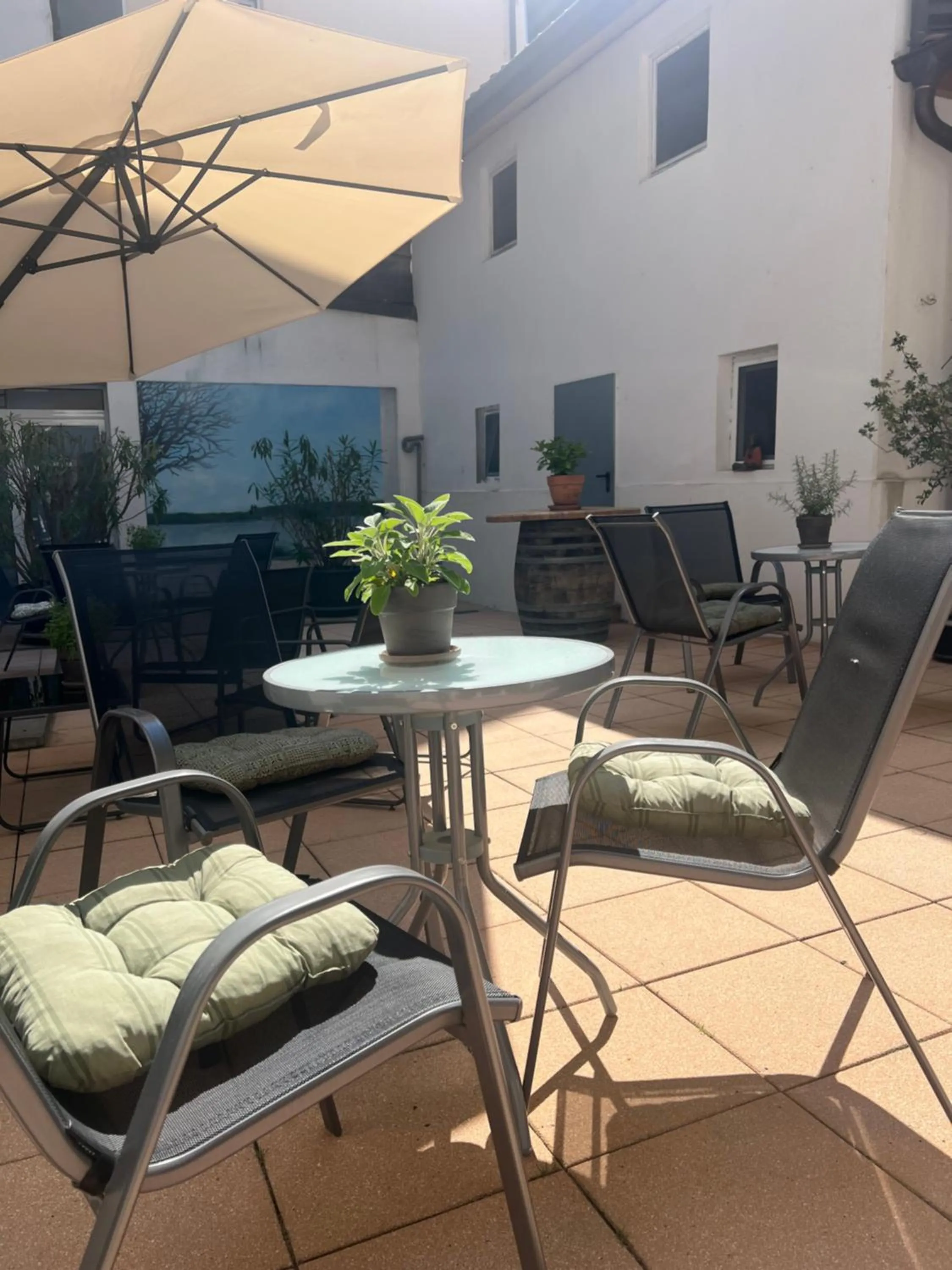 Patio in Hotel Capri