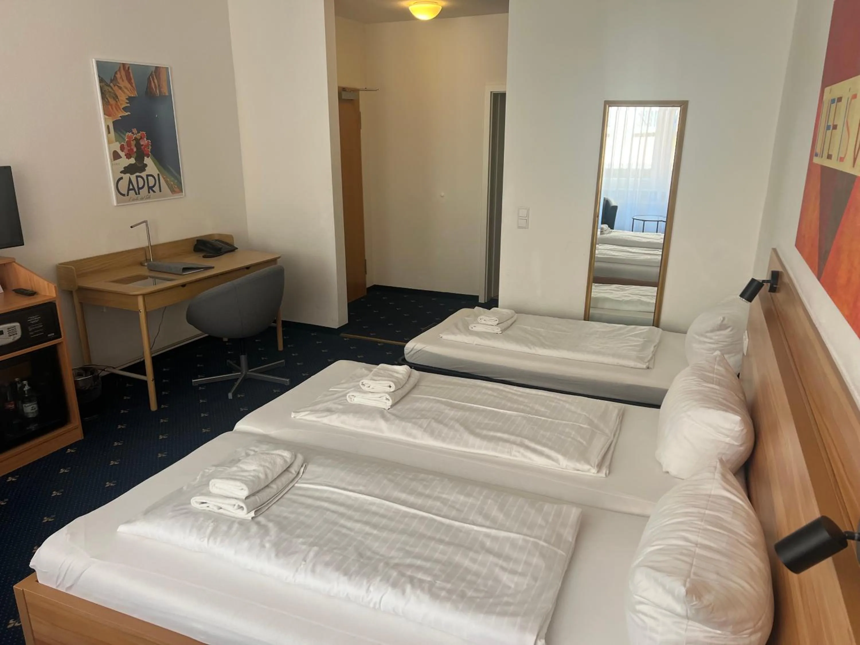 Photo of the whole room, Bed in Hotel Capri