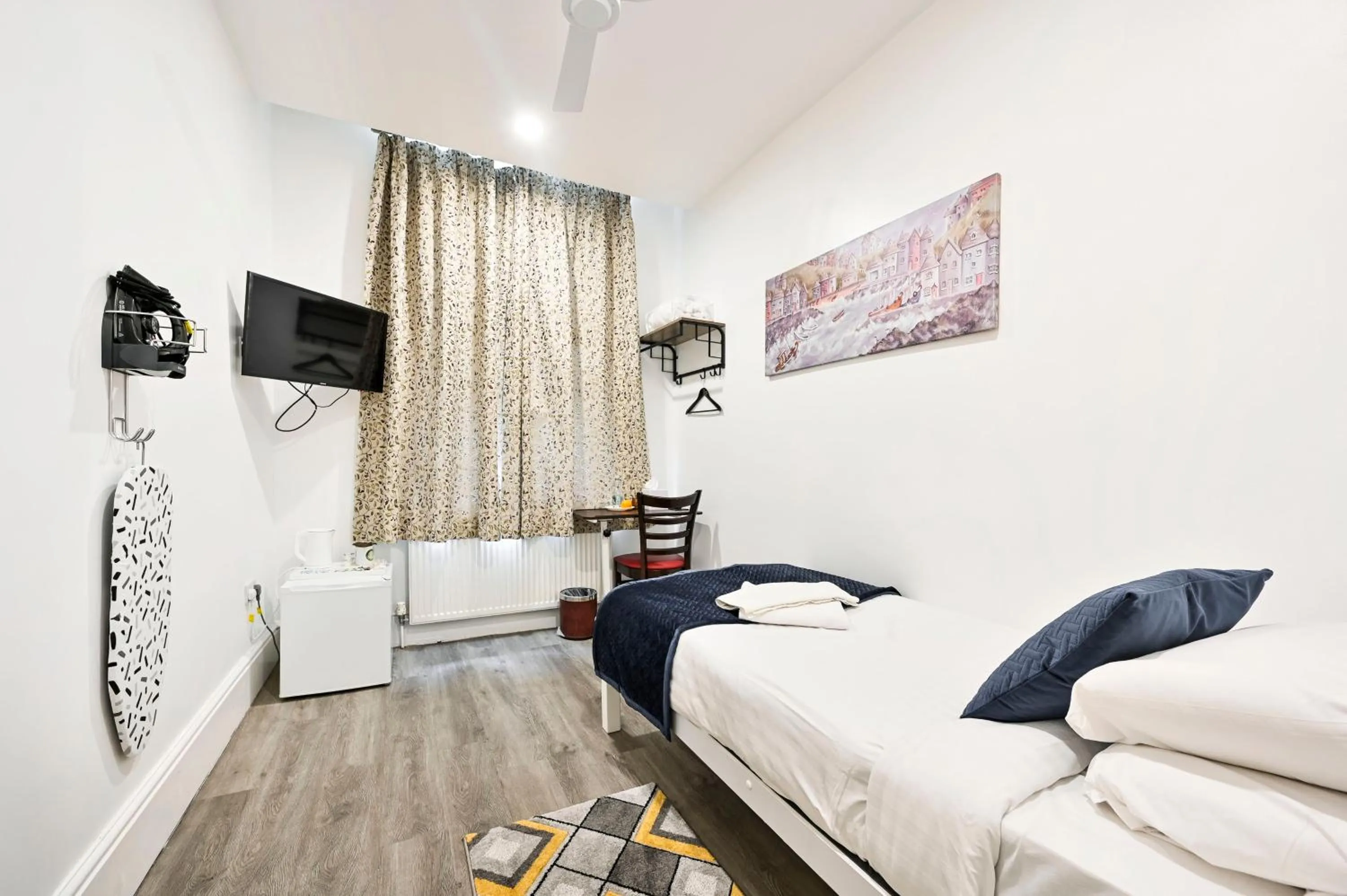 Bed in City London Hotel