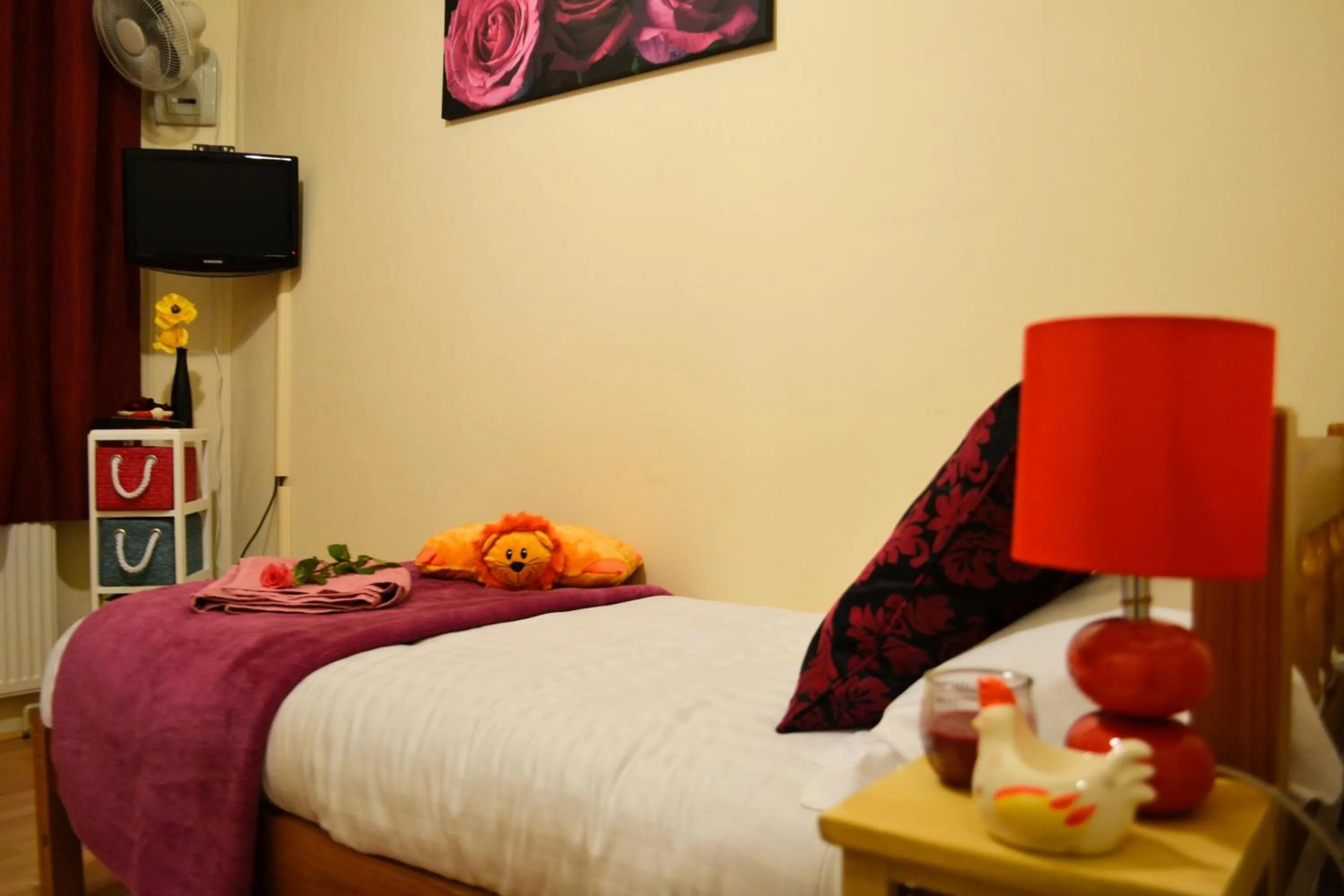 Bed in City London Hotel