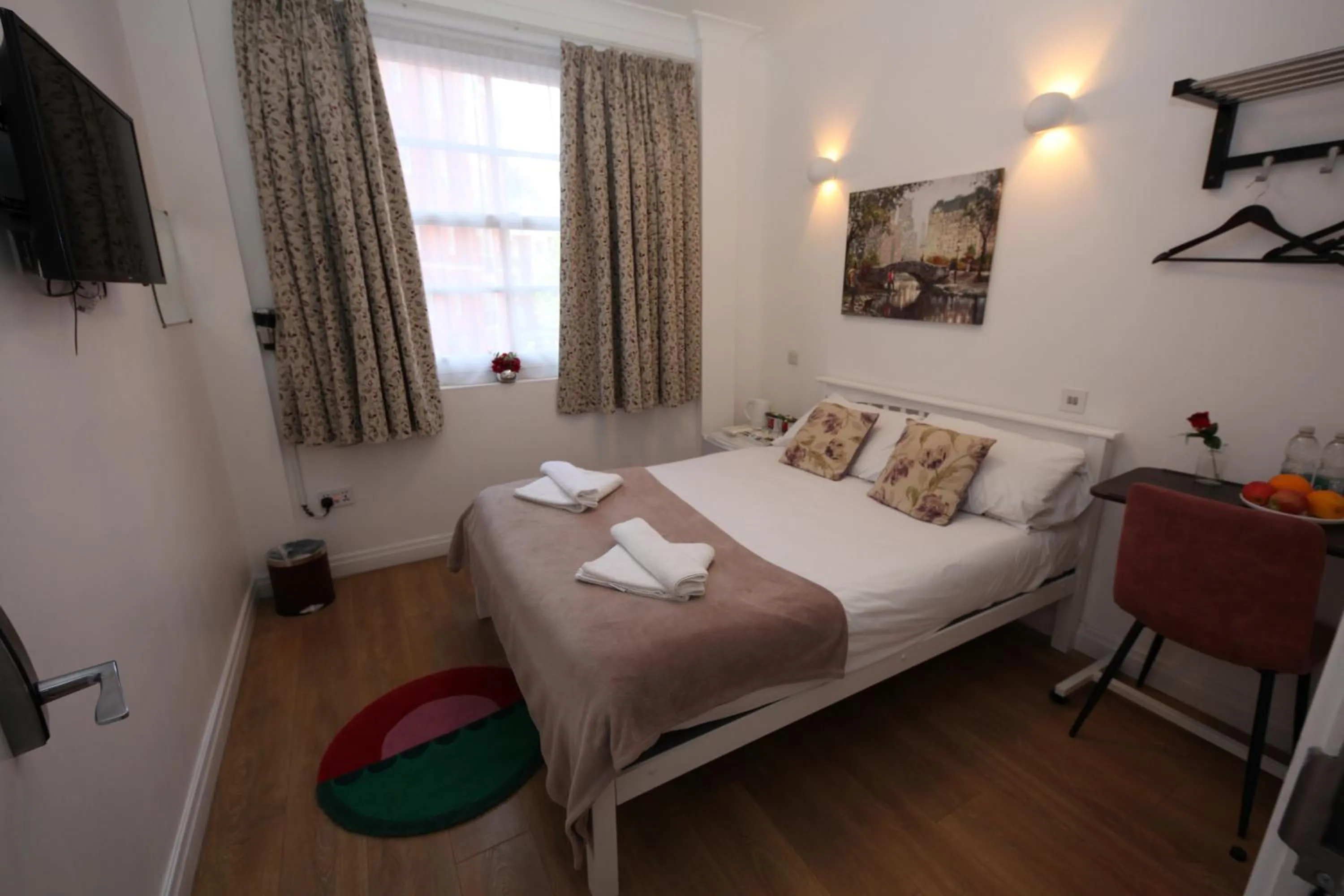 Bed in City London Hotel