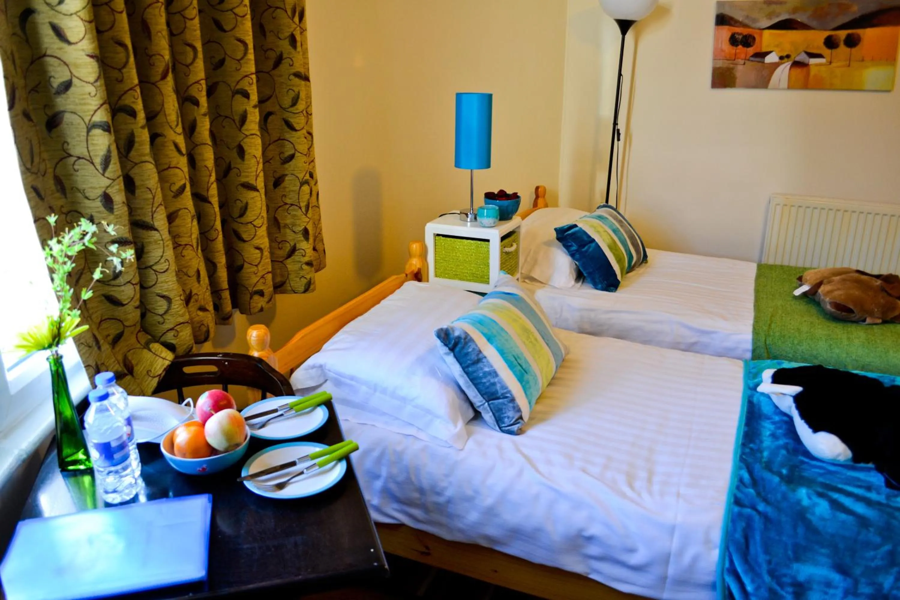 Photo of the whole room, Bed in City London Hotel