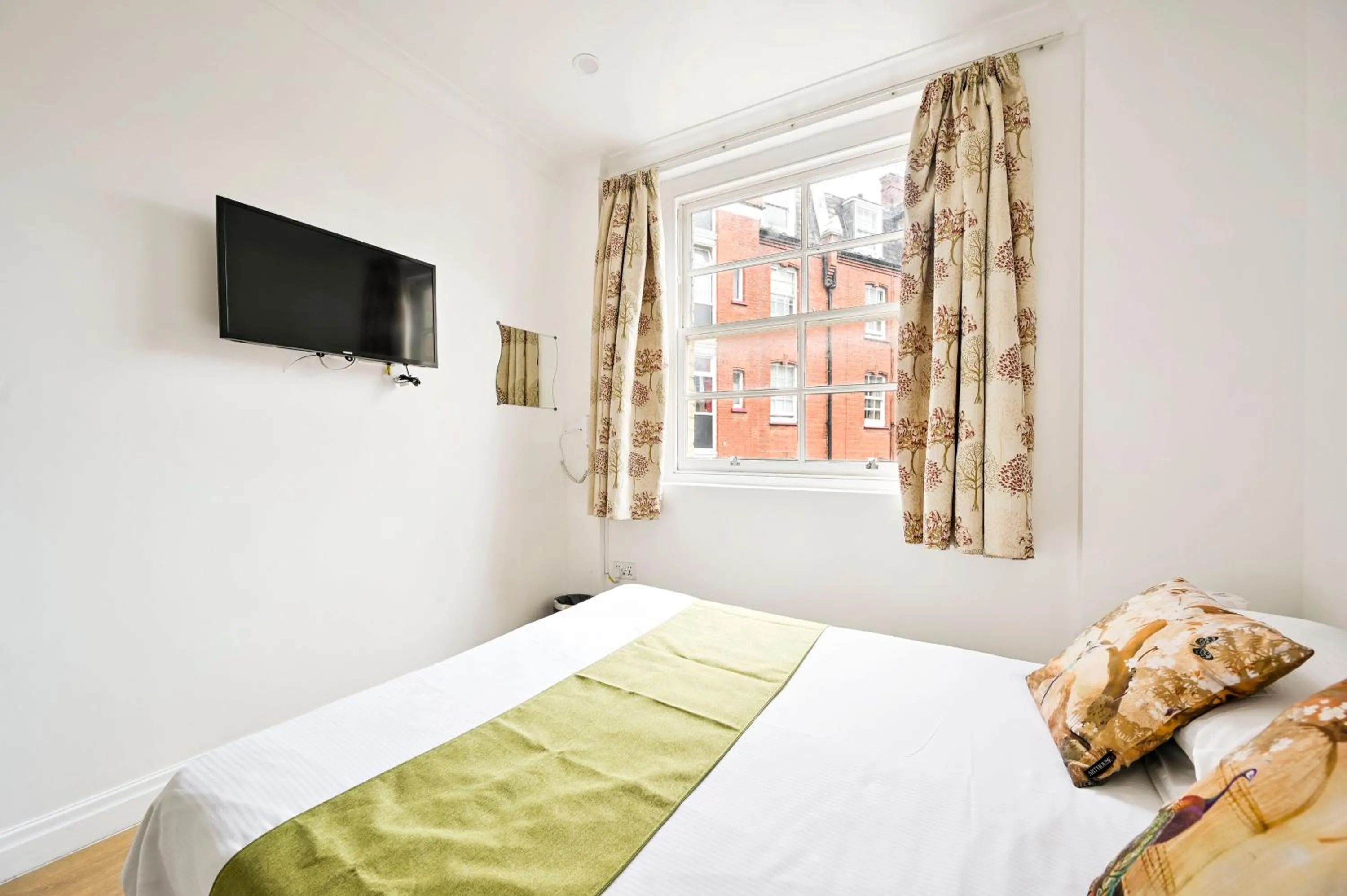 Bed in City London Hotel