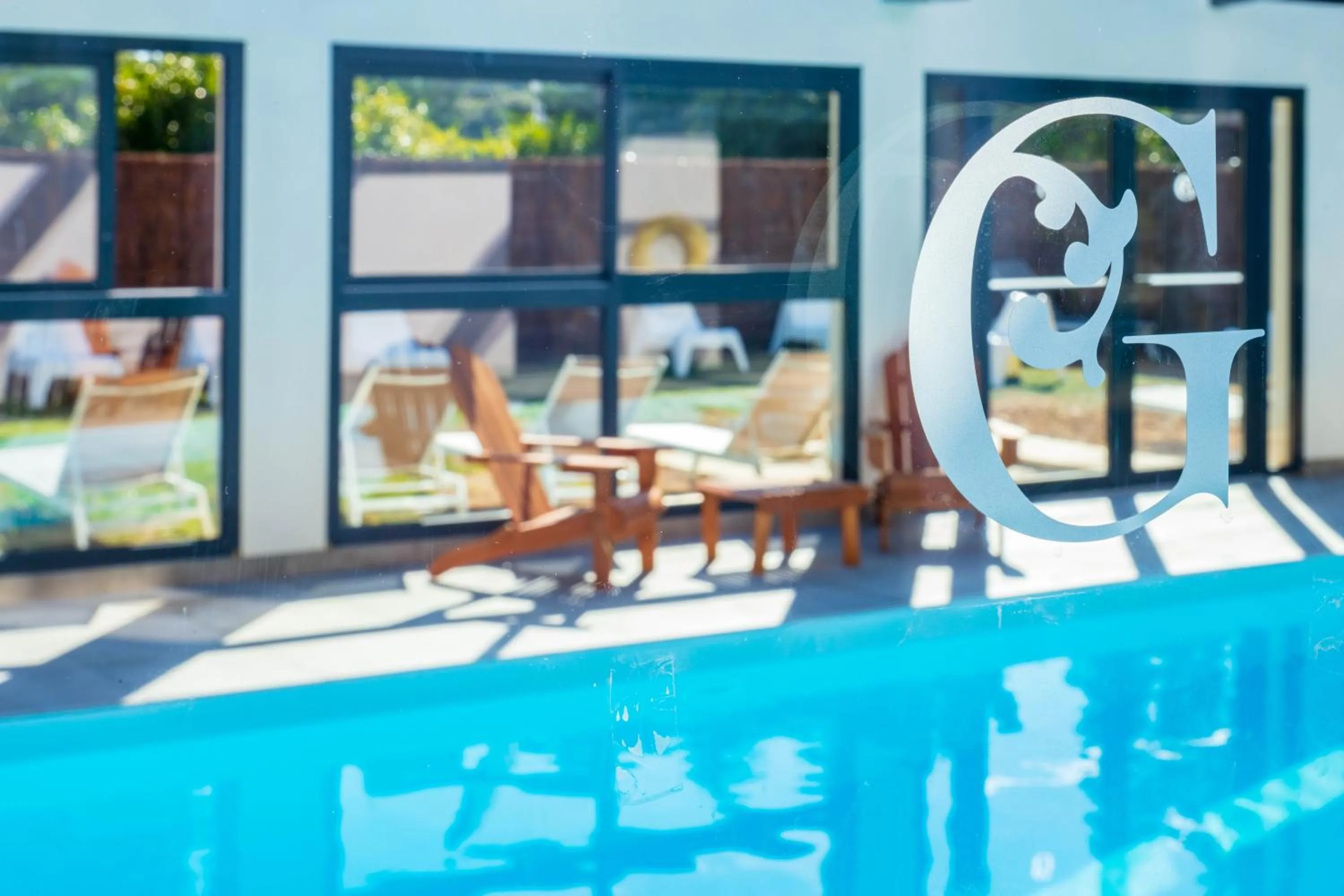 Swimming pool in Garrigae Manoir de Beauvoir Poitiers Sud - Hotel & Spa