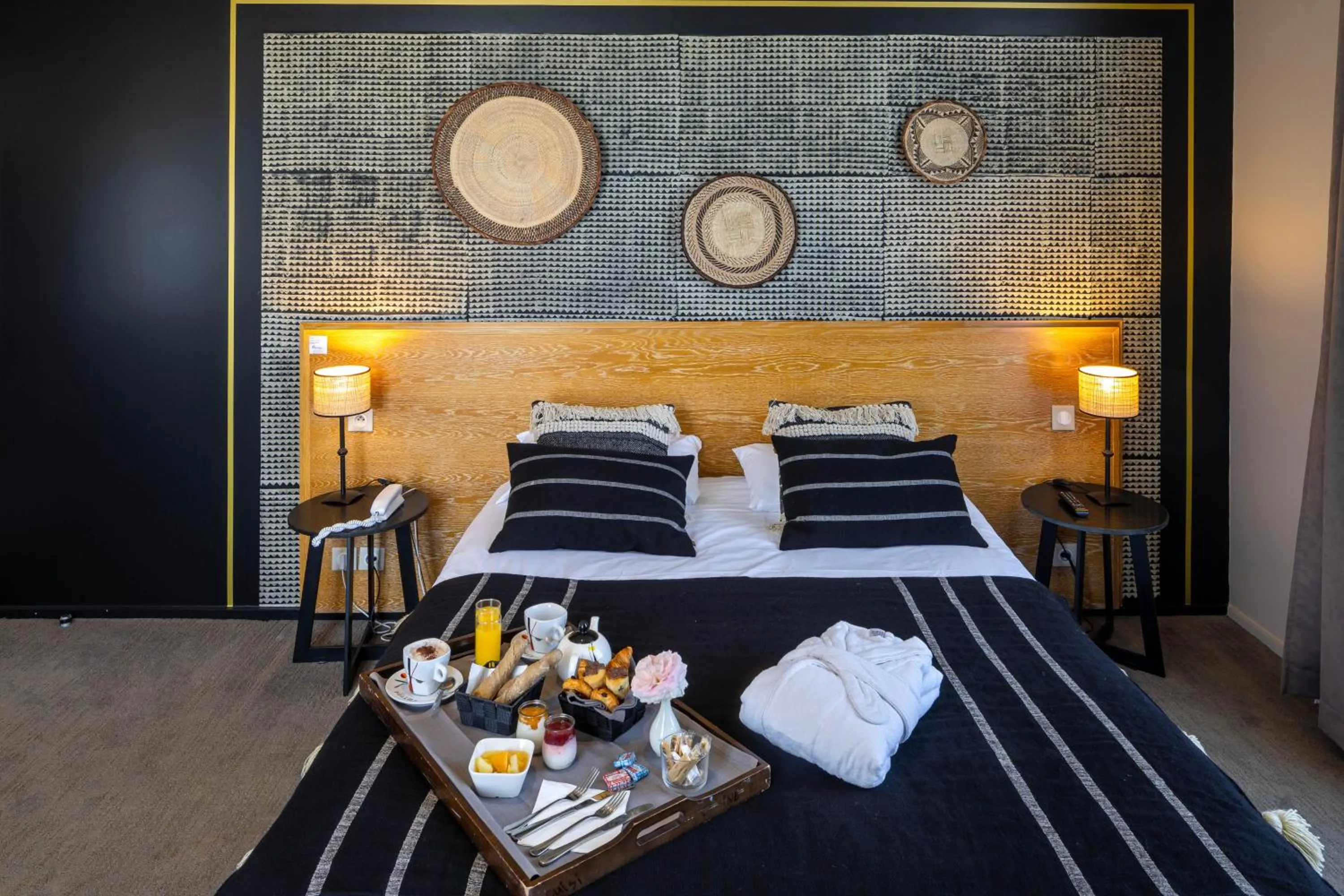 Bedroom, Bed in Garrigae Manoir de Beauvoir Poitiers Sud - Hotel & Spa