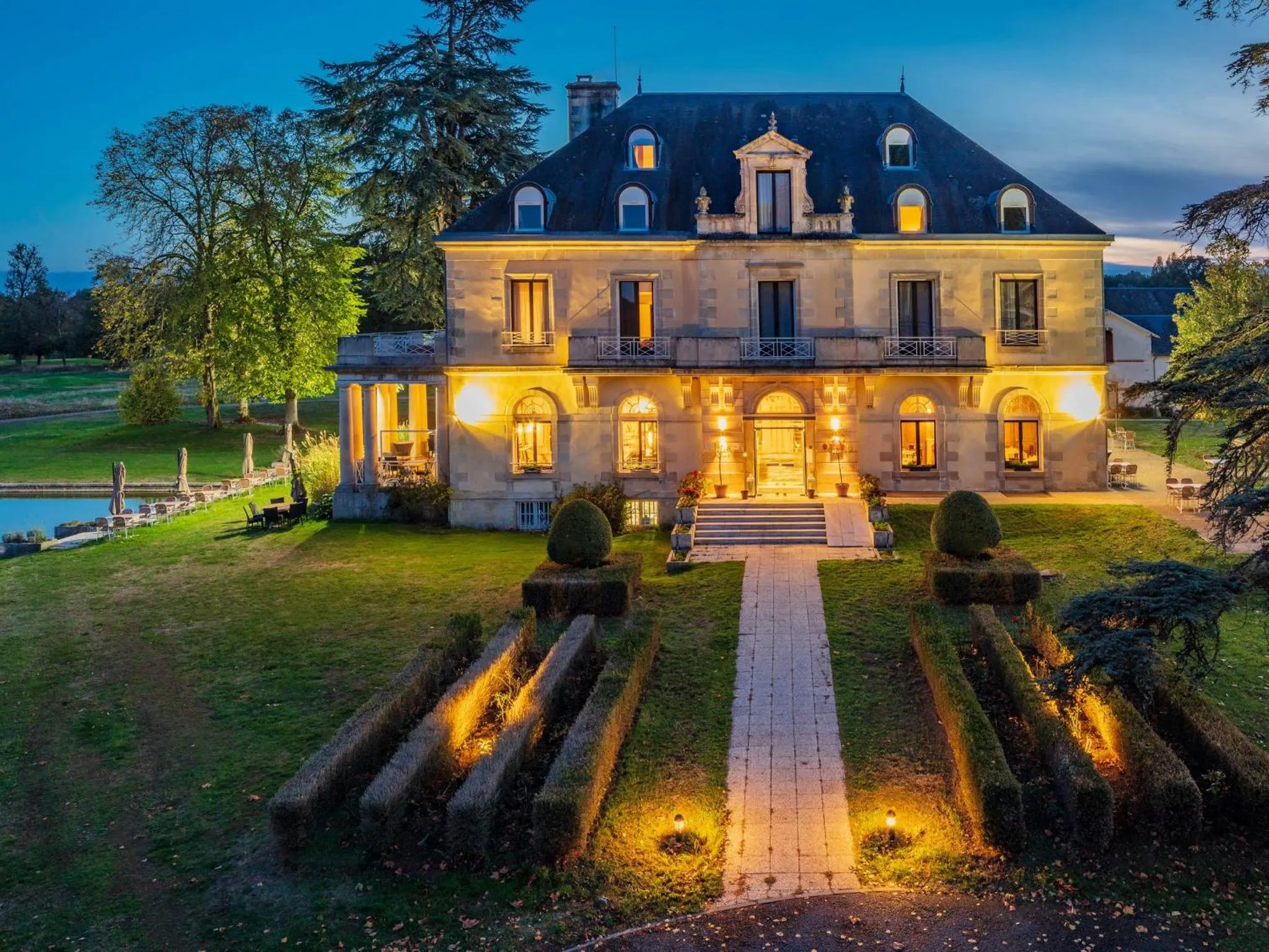 Facade/entrance in Garrigae Manoir de Beauvoir Poitiers Sud - Hotel & Spa