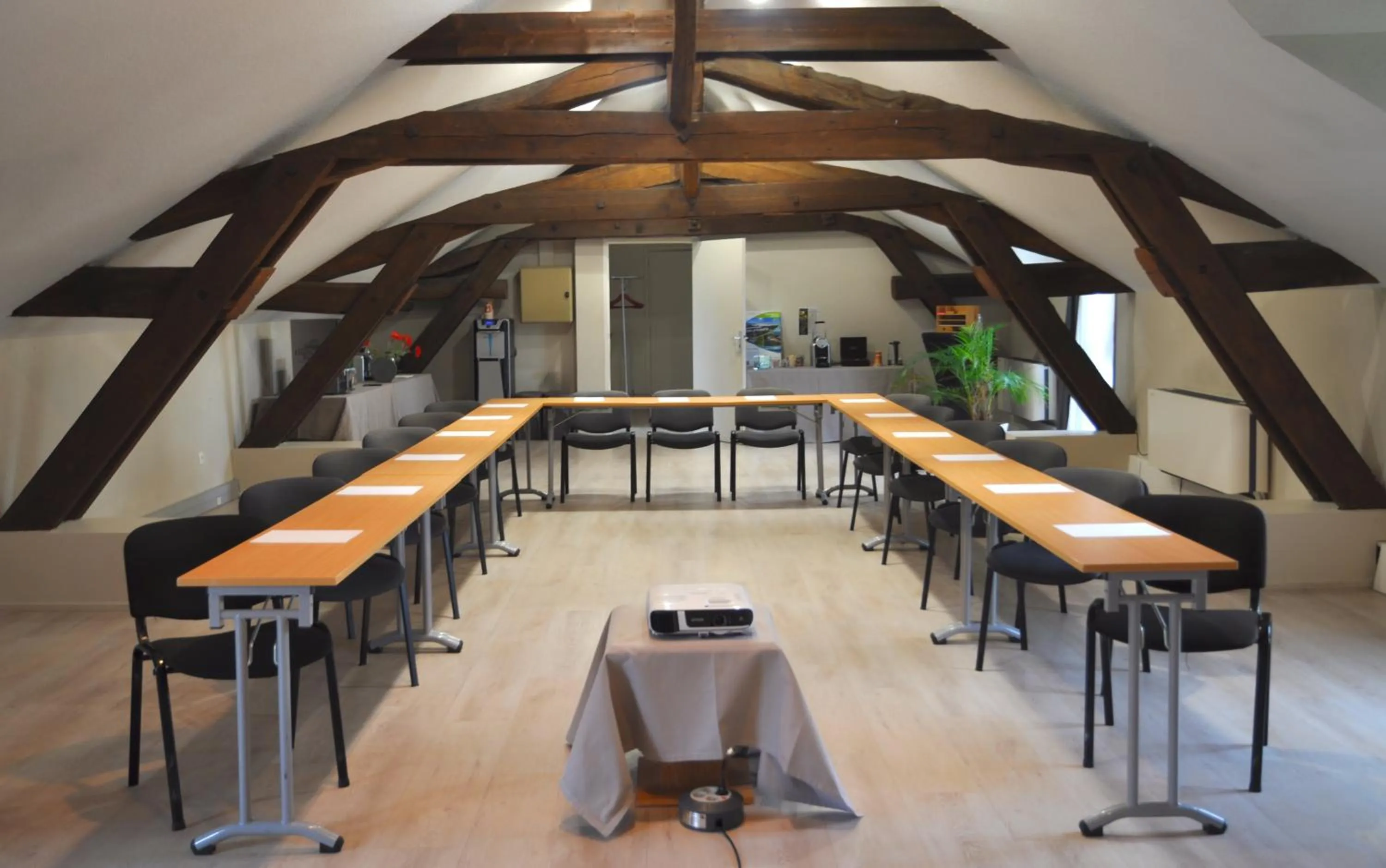 Meeting/conference room in Garrigae Manoir de Beauvoir Poitiers Sud - Hotel & Spa