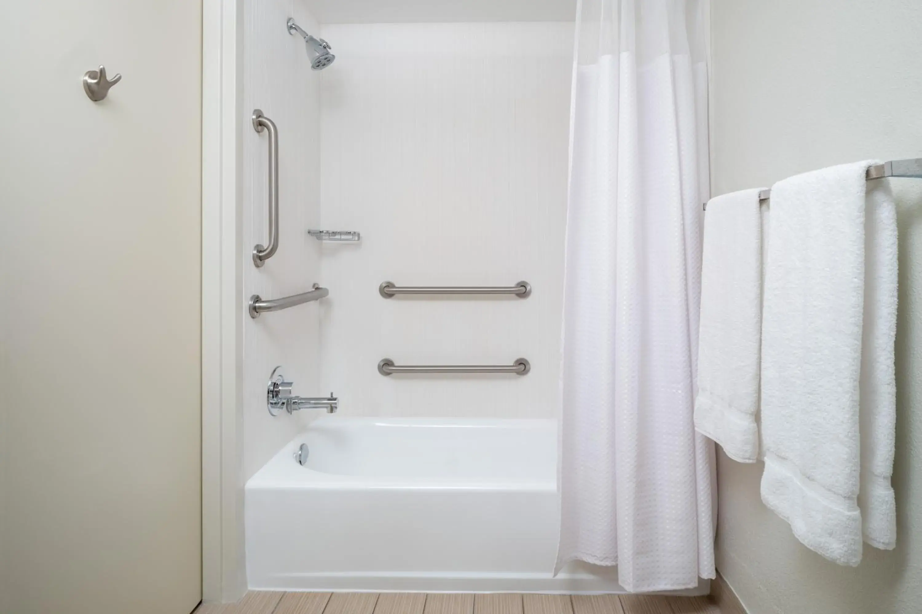 King Room in Courtyard by Marriott - Naples King Room in Courtyard by Marriott - Naples