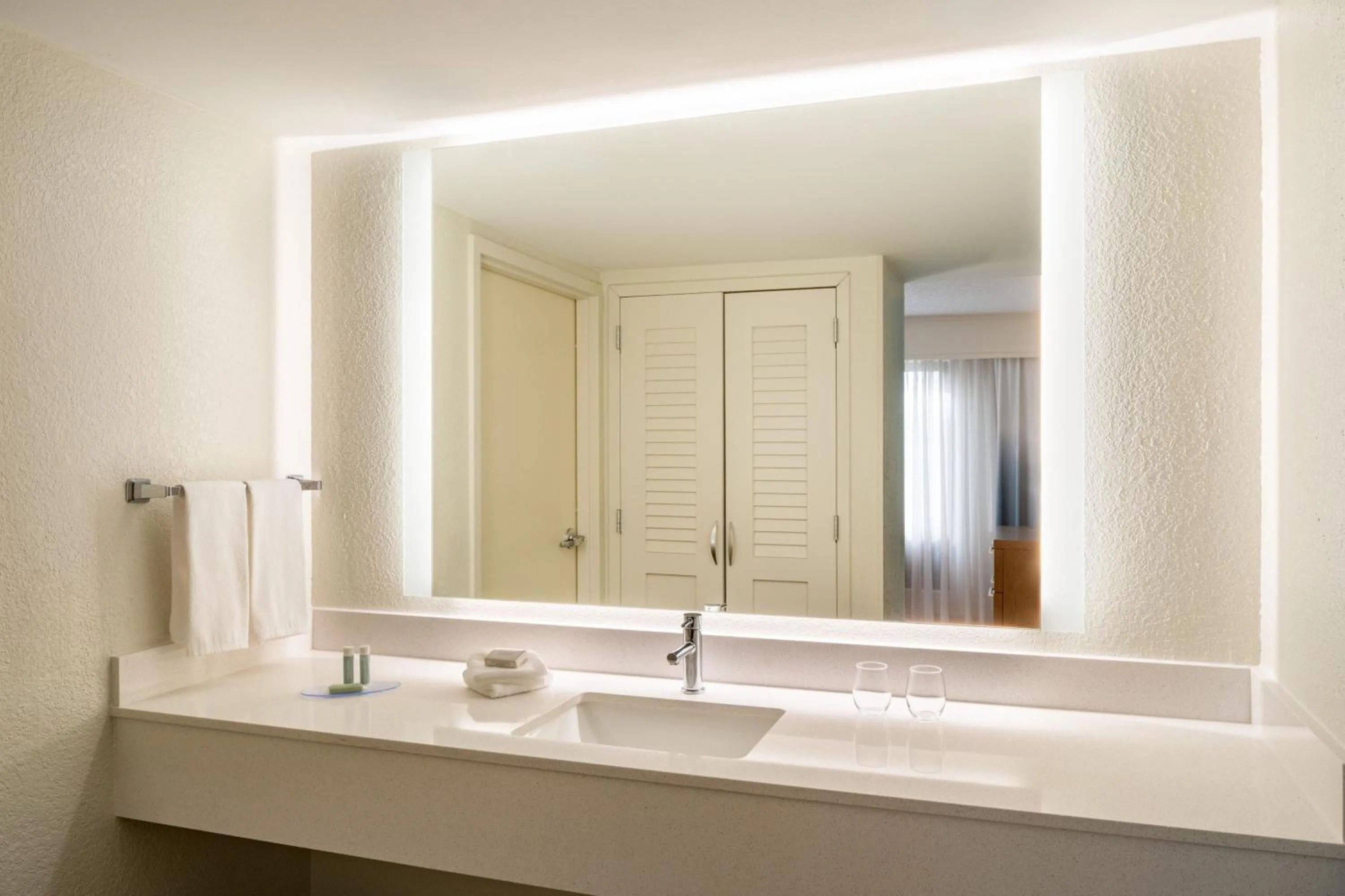 Bathroom in Courtyard by Marriott - Naples