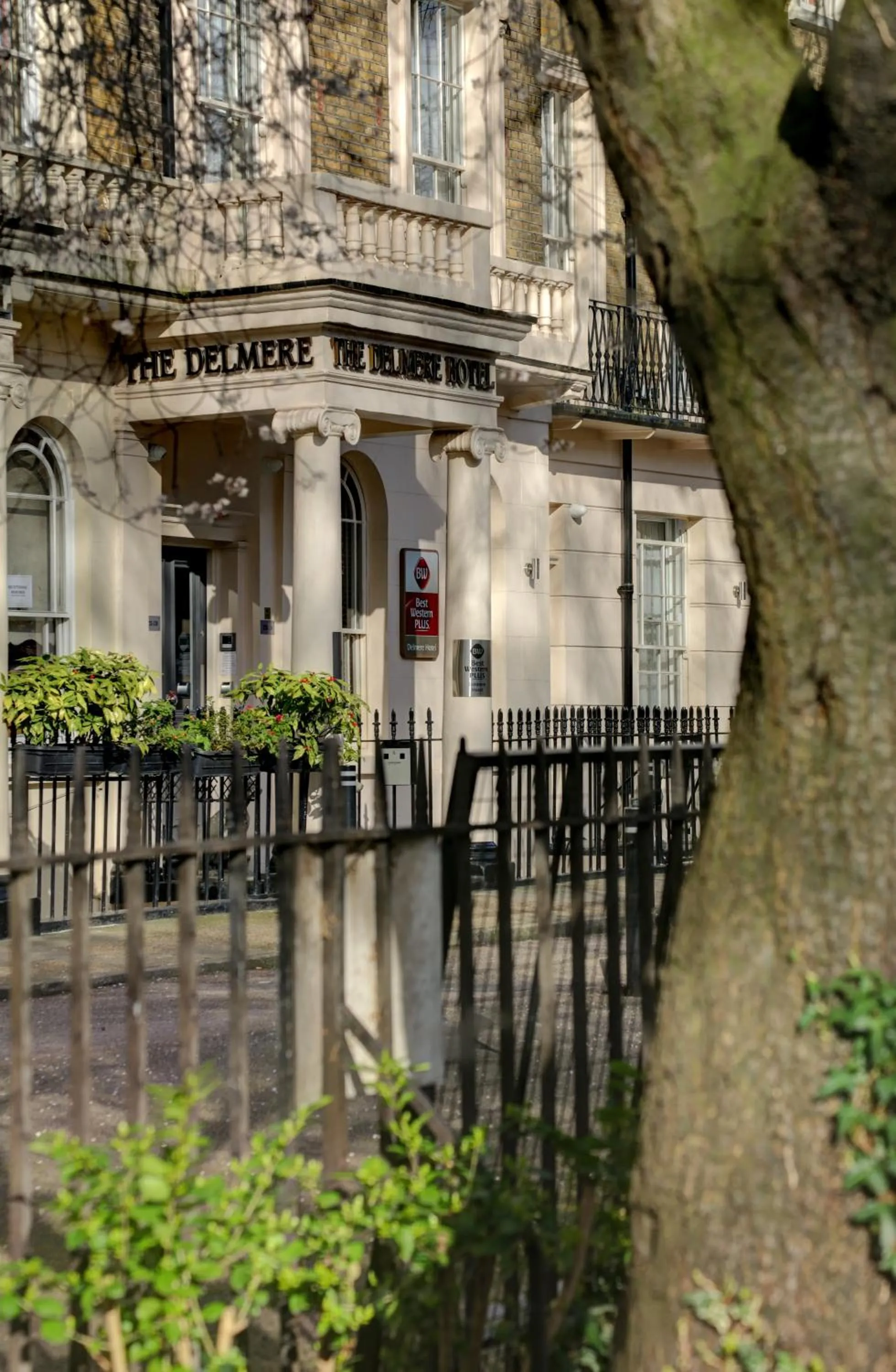 Facade/entrance in Best Western Plus Delmere Hotel