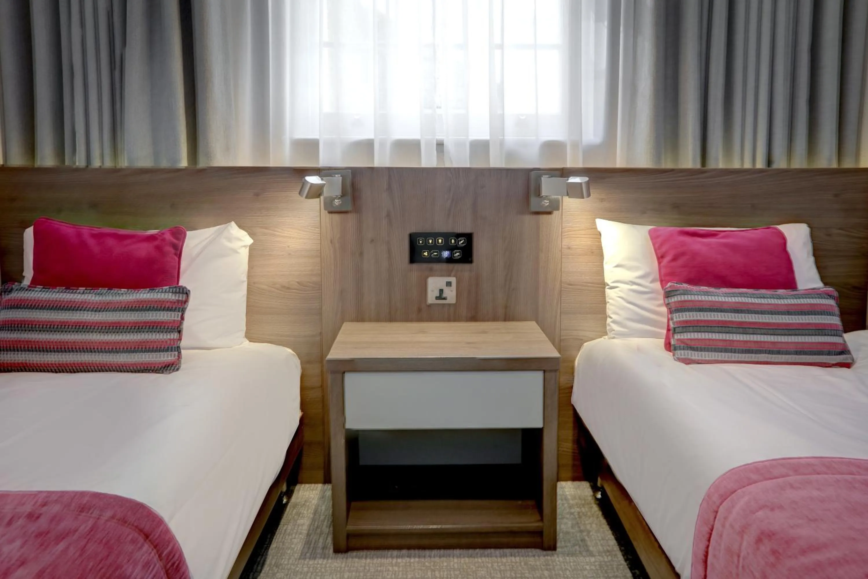 Bedroom, Bed in Best Western Plus Delmere Hotel