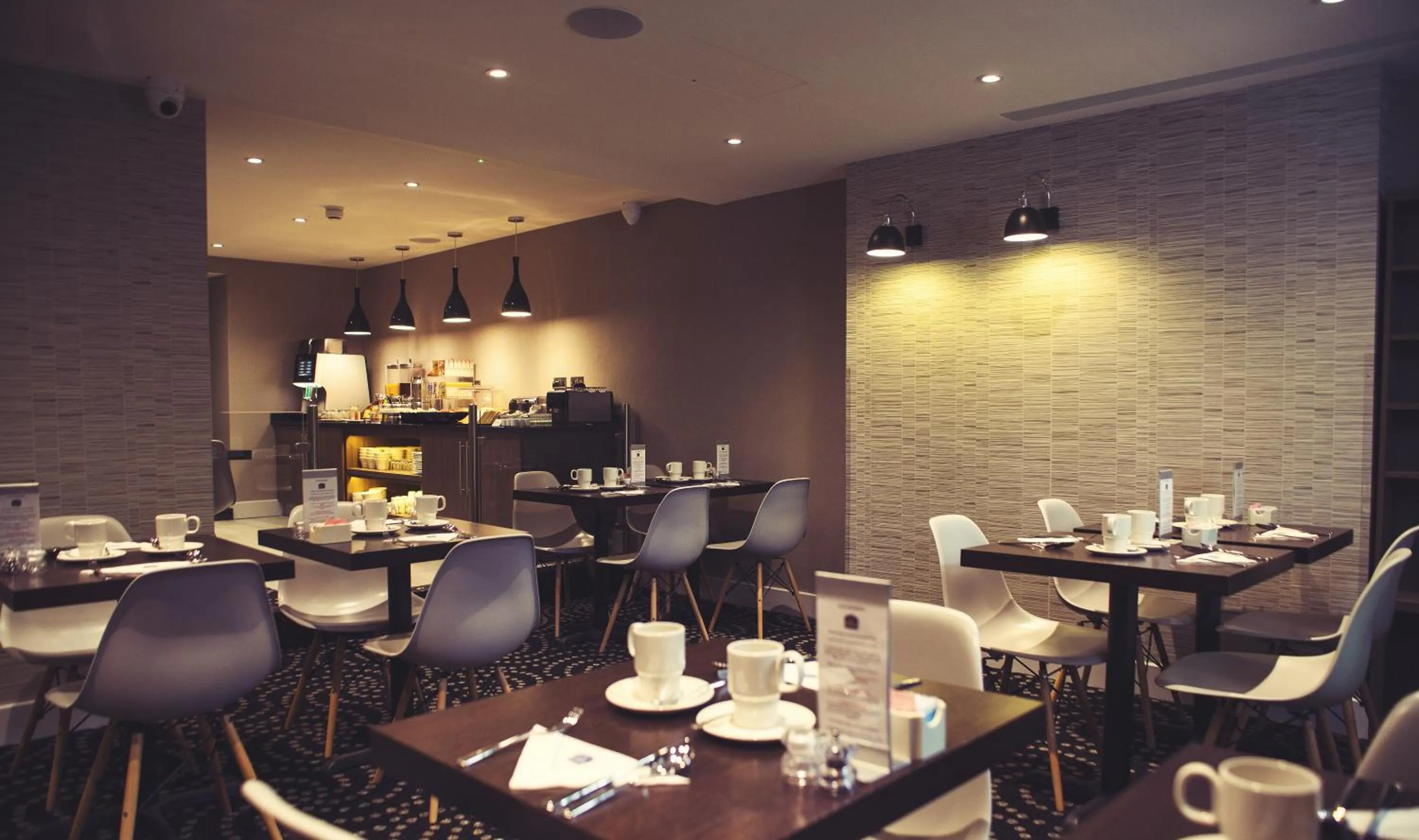 Restaurant/places to eat in Best Western Plus Delmere Hotel