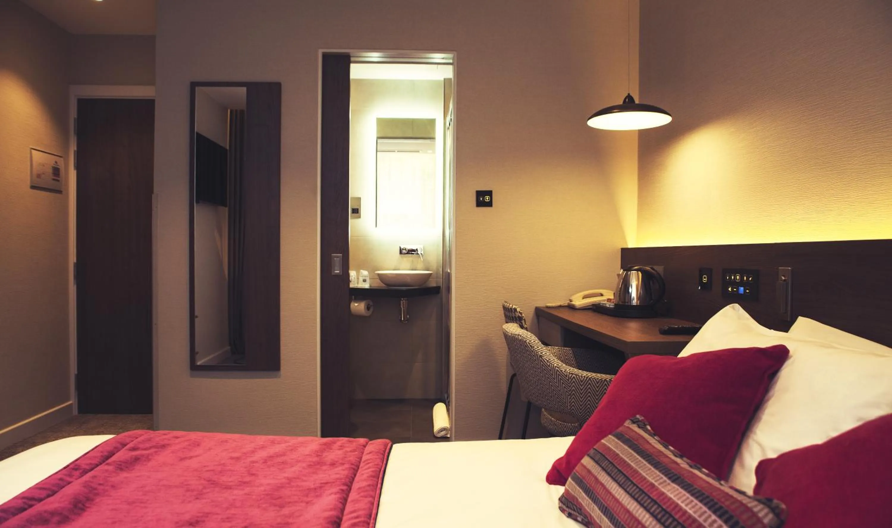 Decorative detail, Bed in Best Western Plus Delmere Hotel