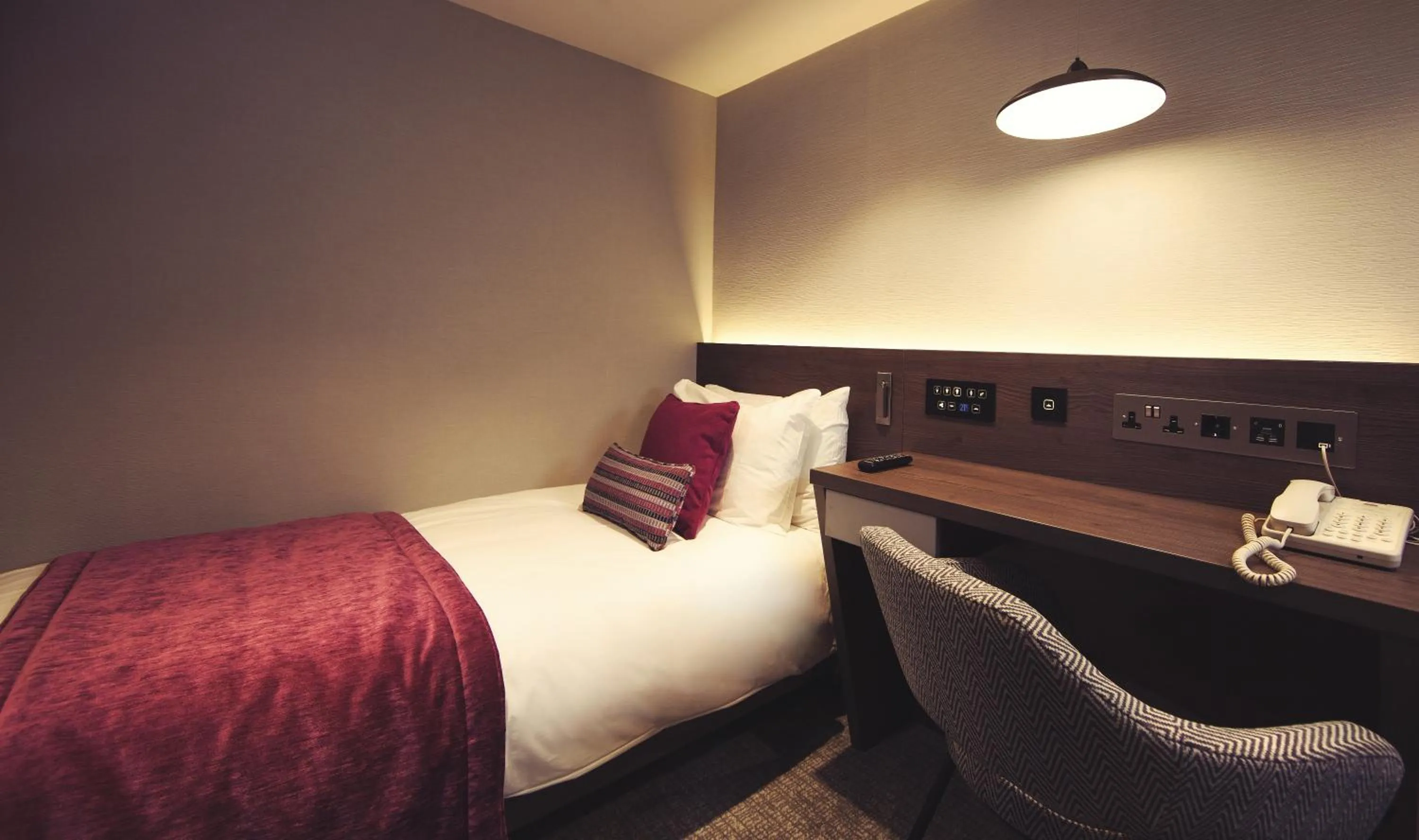 Photo of the whole room, Bed in Best Western Plus Delmere Hotel