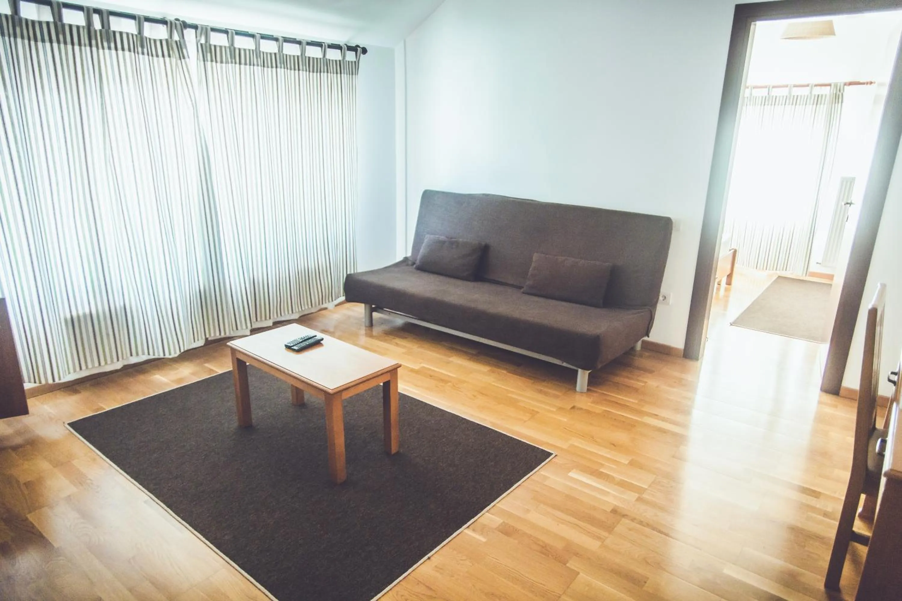 Photo of the whole room in Casa Pescarilor