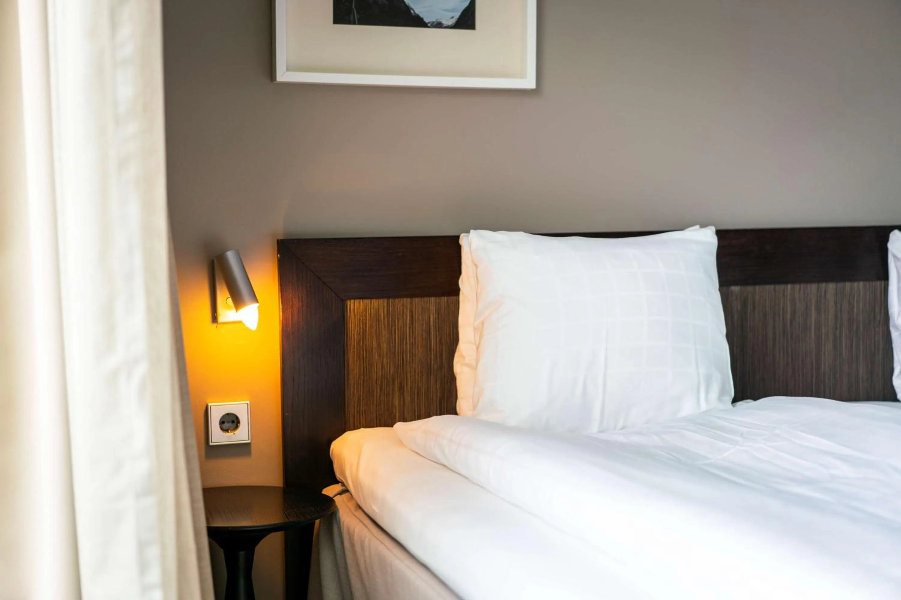 Bedroom, Bed in Scandic Anglais