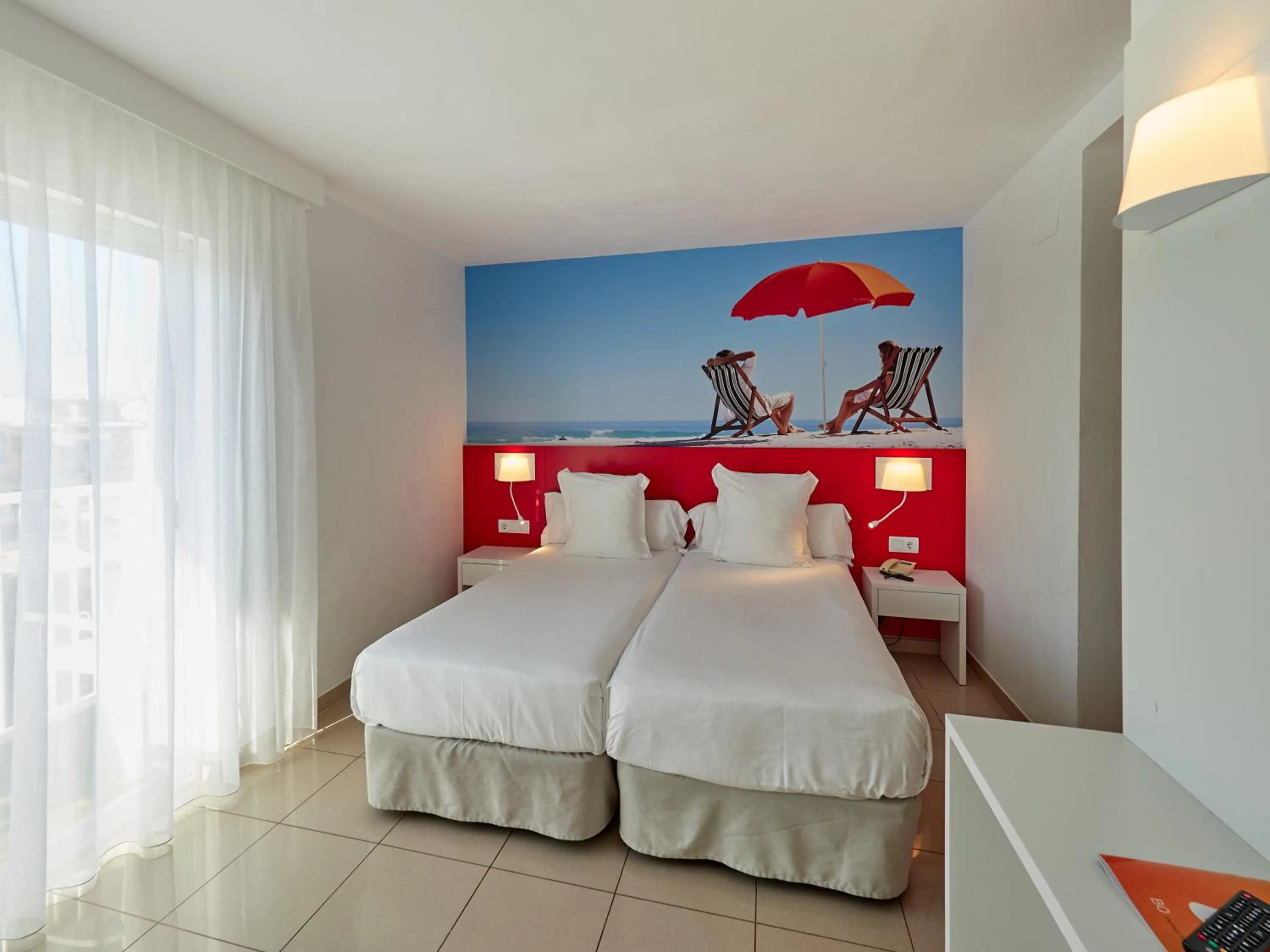 Photo of the whole room, Bed in BQ Carmen Playa- Adults Only