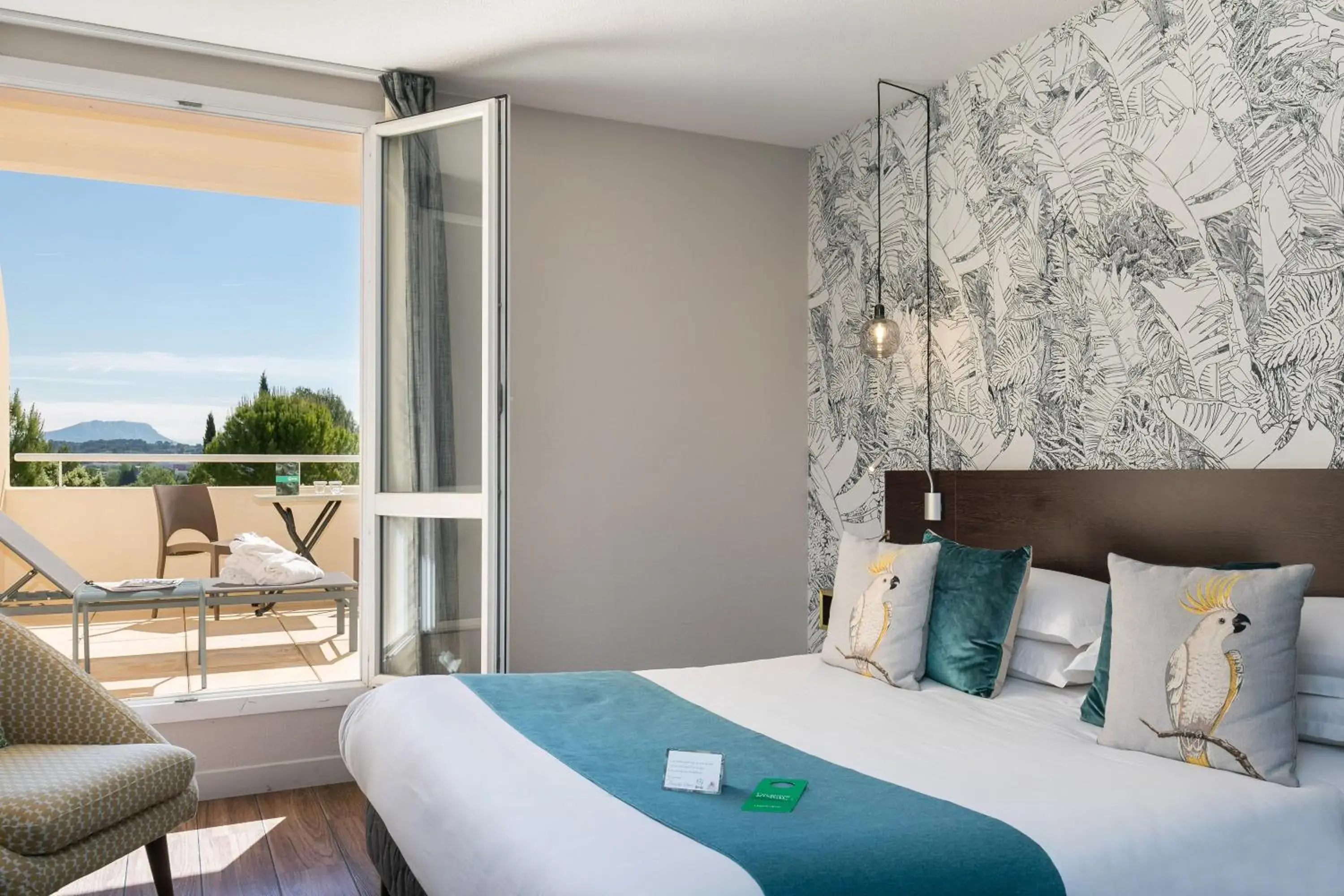 Executive Double Room in Hôtel Birdy by Happyculture Executive Double Room in Hôtel Birdy by Happyculture