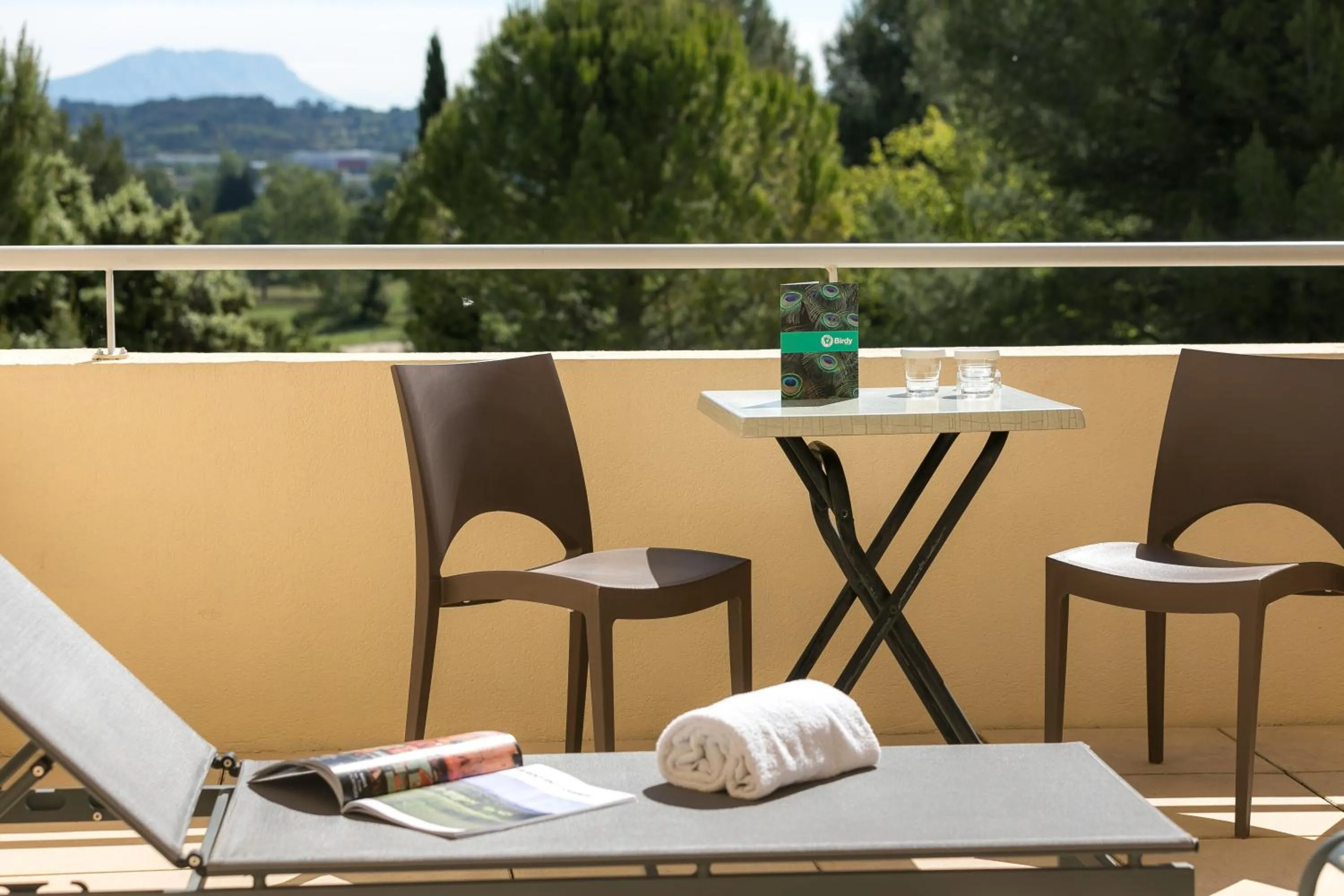 Patio in Hôtel Birdy by Happyculture