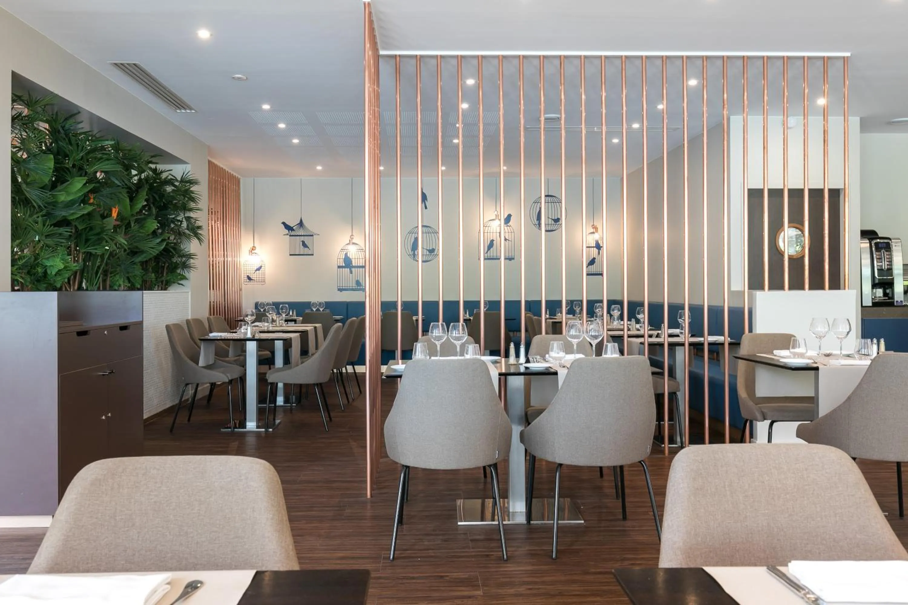 Restaurant/places to eat in Hôtel Birdy by Happyculture