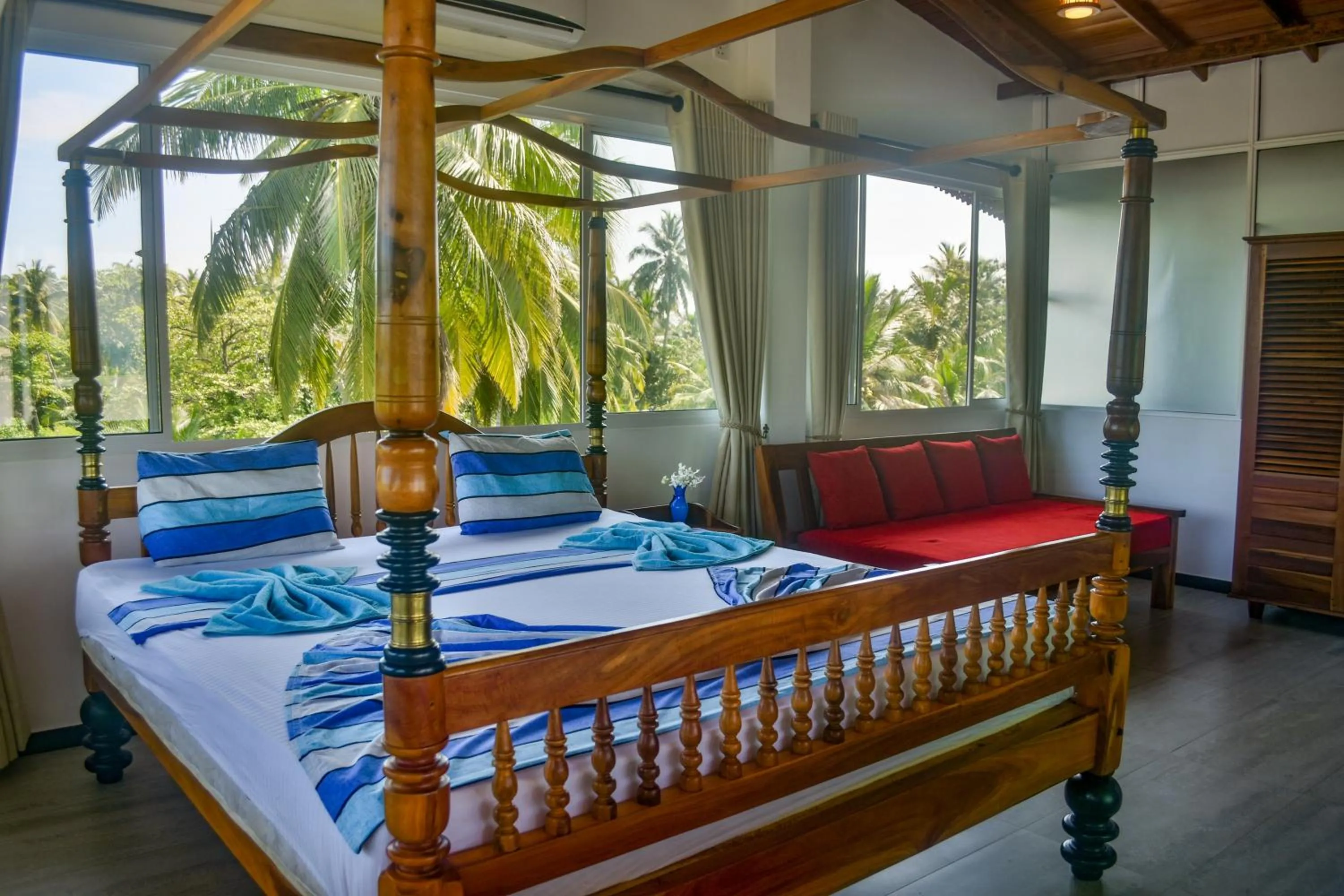 Apartment with Sea View in Ravi Villa Hikkaduwa