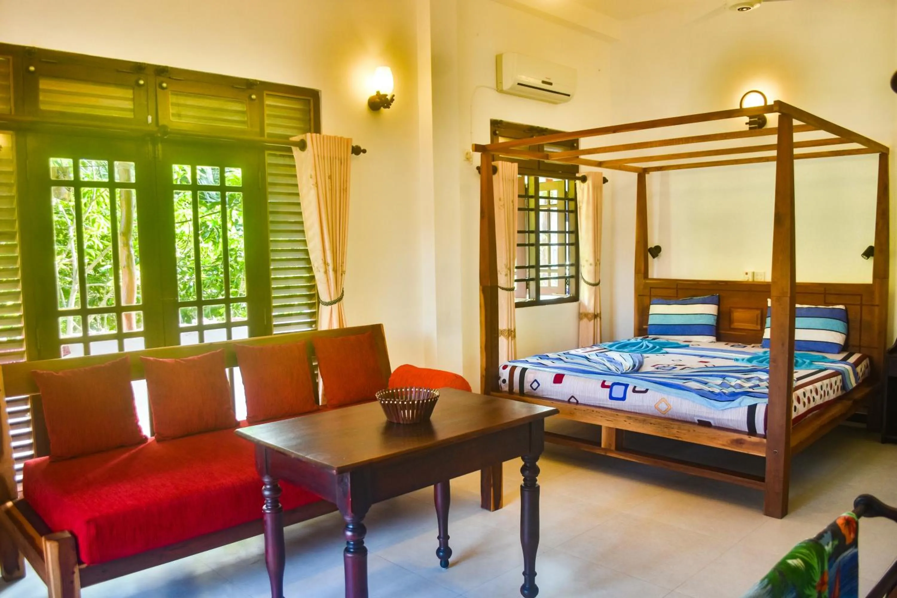 Deluxe Apartment in Ravi Villa Hikkaduwa