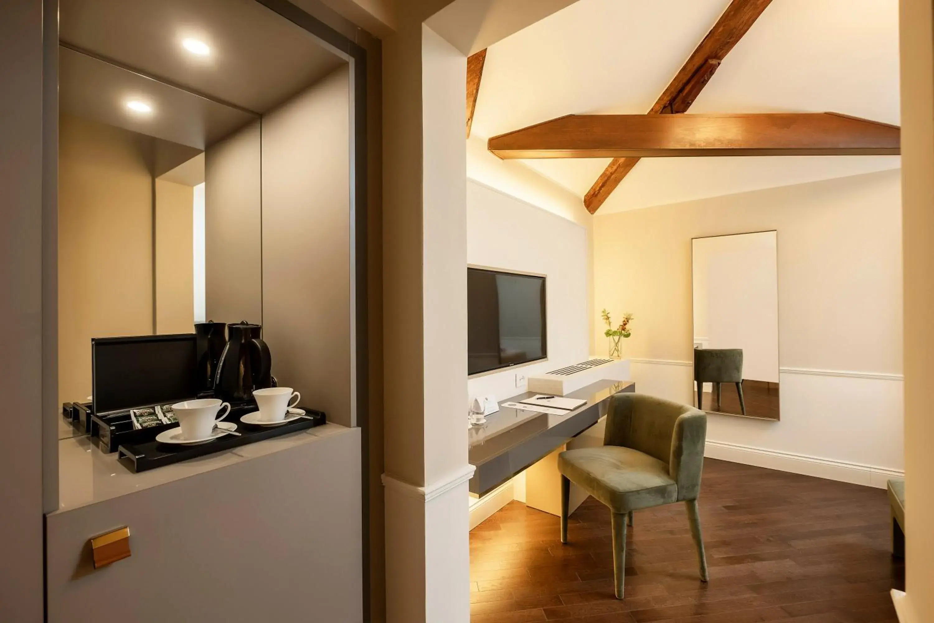 Standard Double Room in Hotel Villa Soligo - Small Luxury Hotels of the World Standard Double Room in Hotel Villa Soligo - Small Luxury Hotels of the World