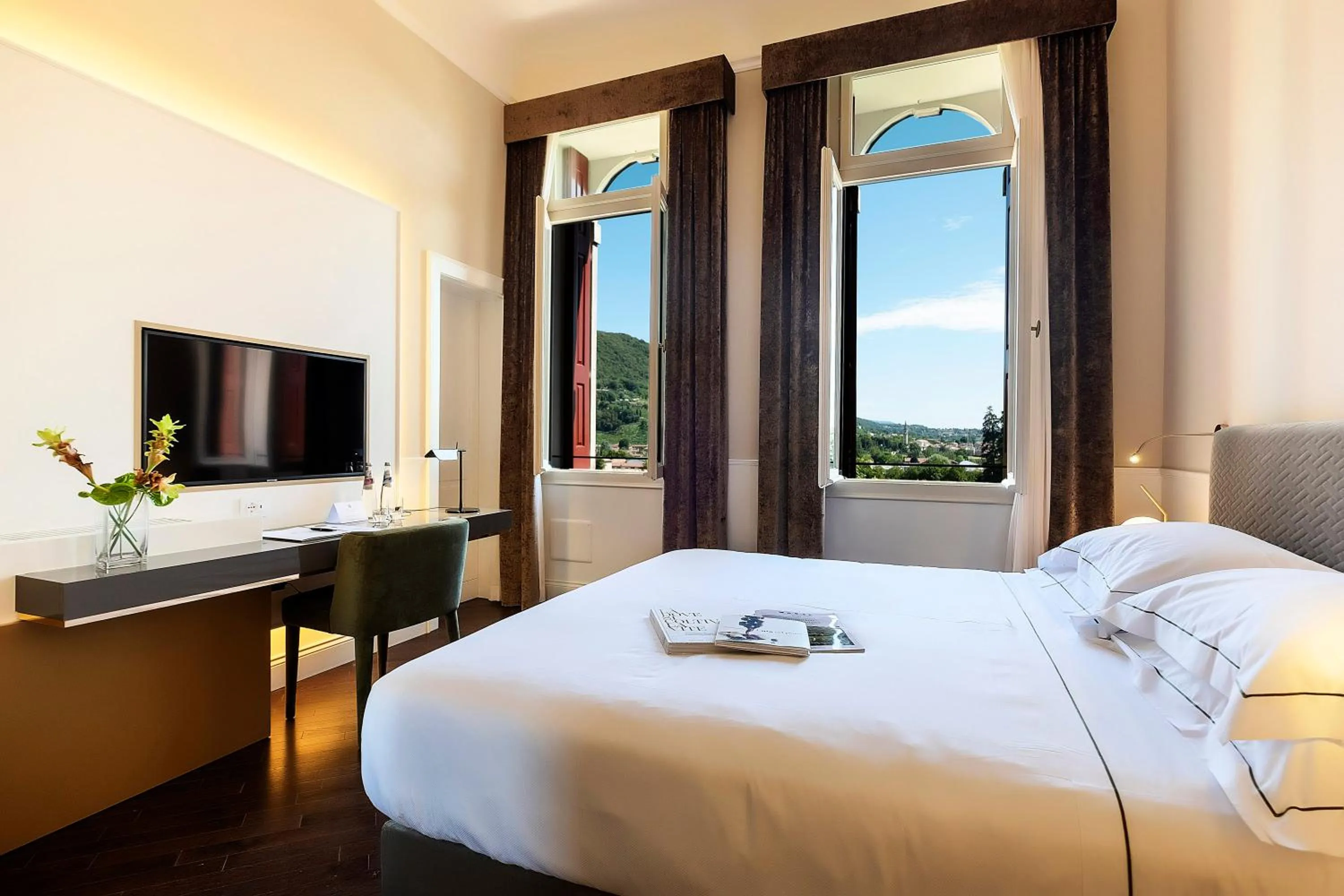 TV and multimedia, Bed in Hotel Villa Soligo - Small Luxury Hotels of the World