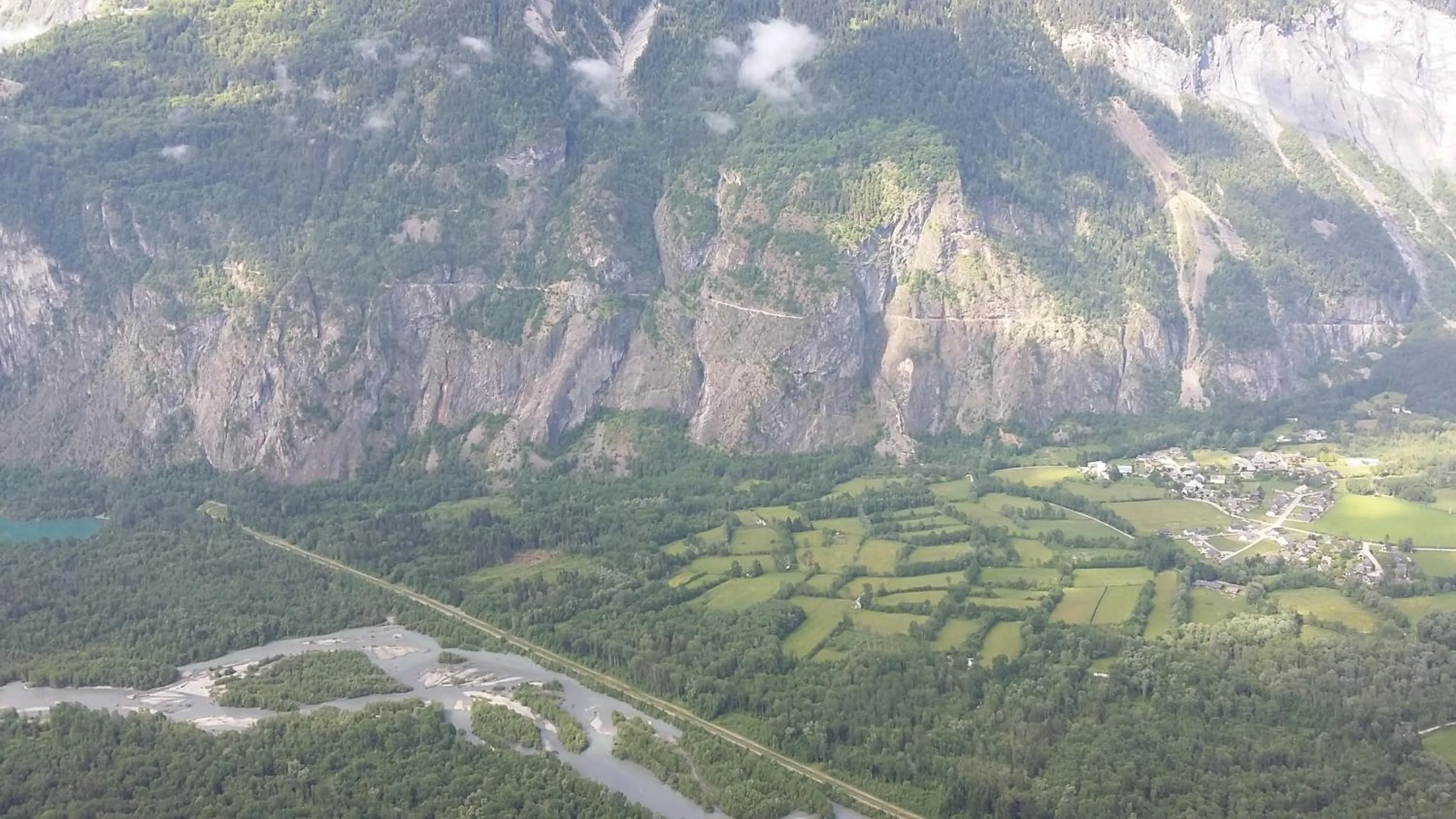 Activities in Chalet la Cachette Cyclists & Skiers