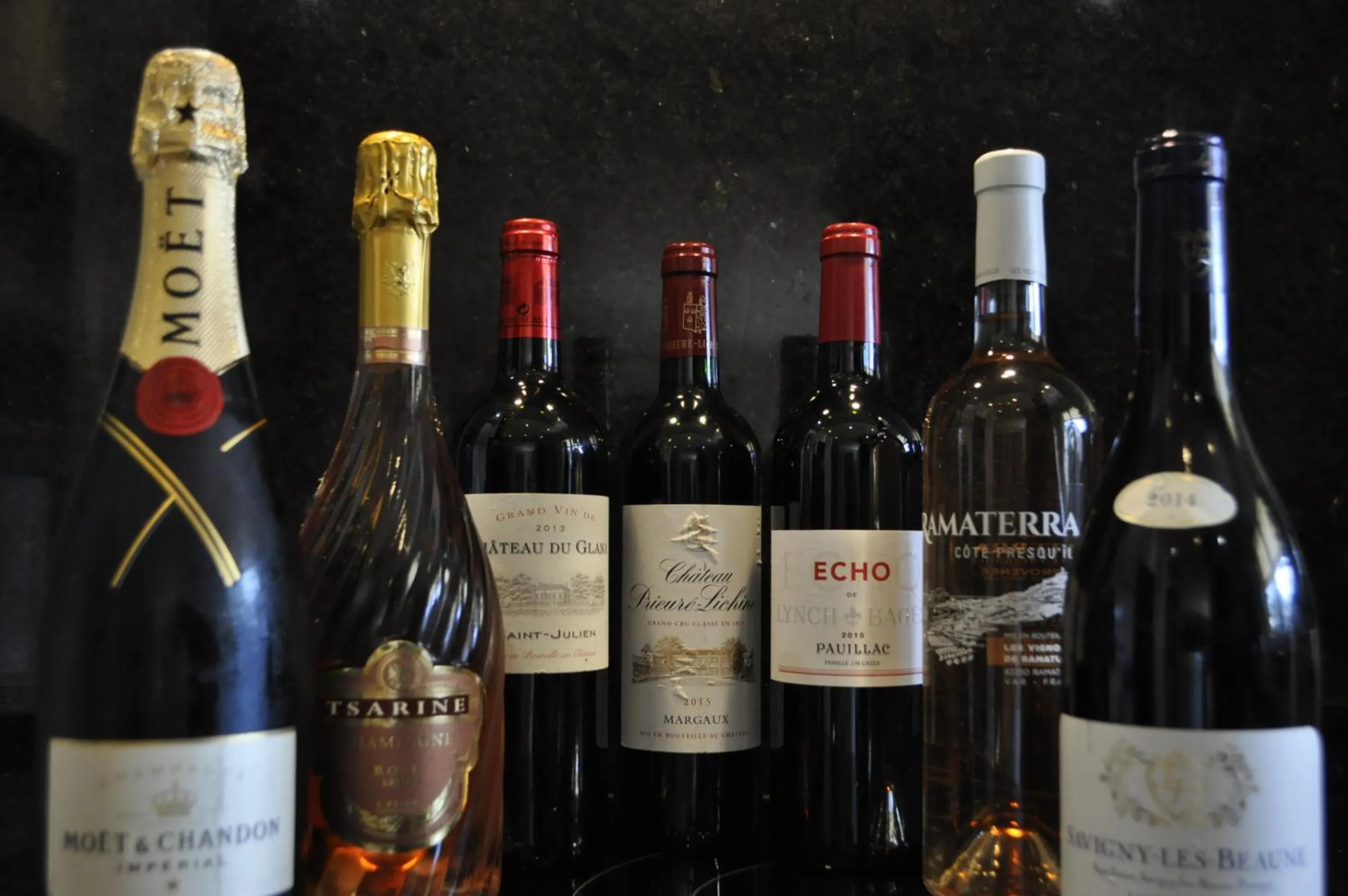 Dining area in Chalet la Cachette Cyclists & Skiers