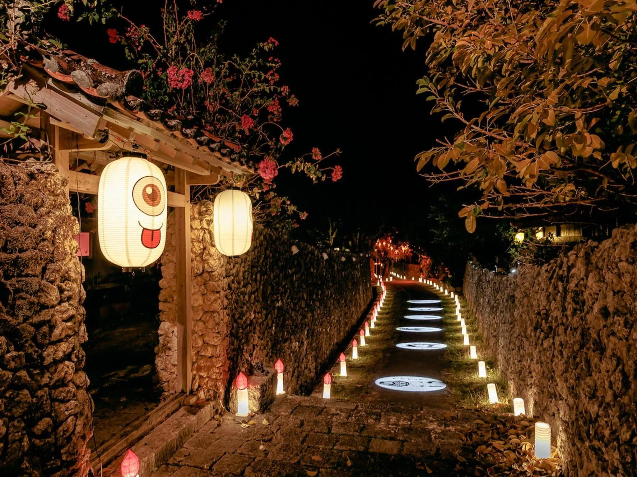 Evening entertainment in Hotel Murasakimura