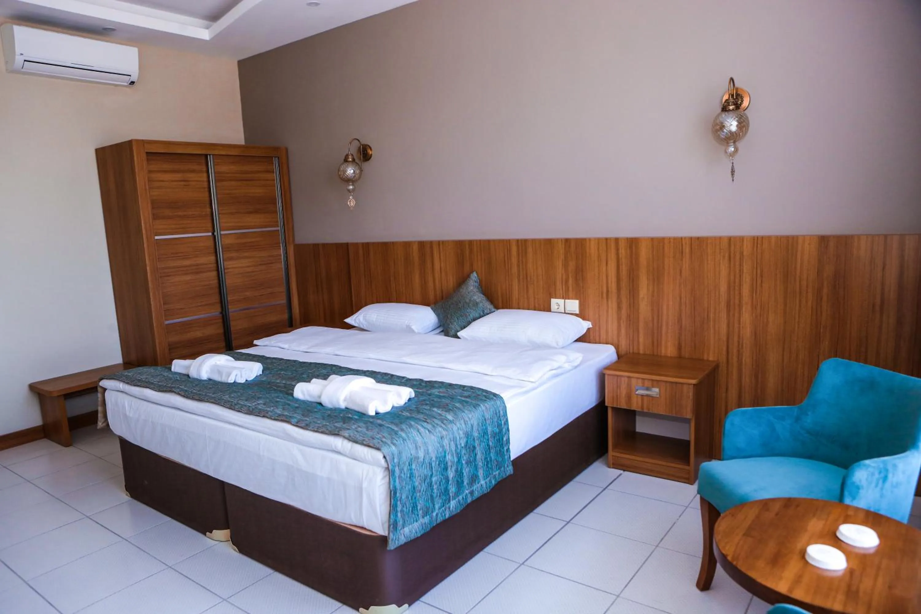 Photo of the whole room, Bed in Fatsa Safi̇r Otel