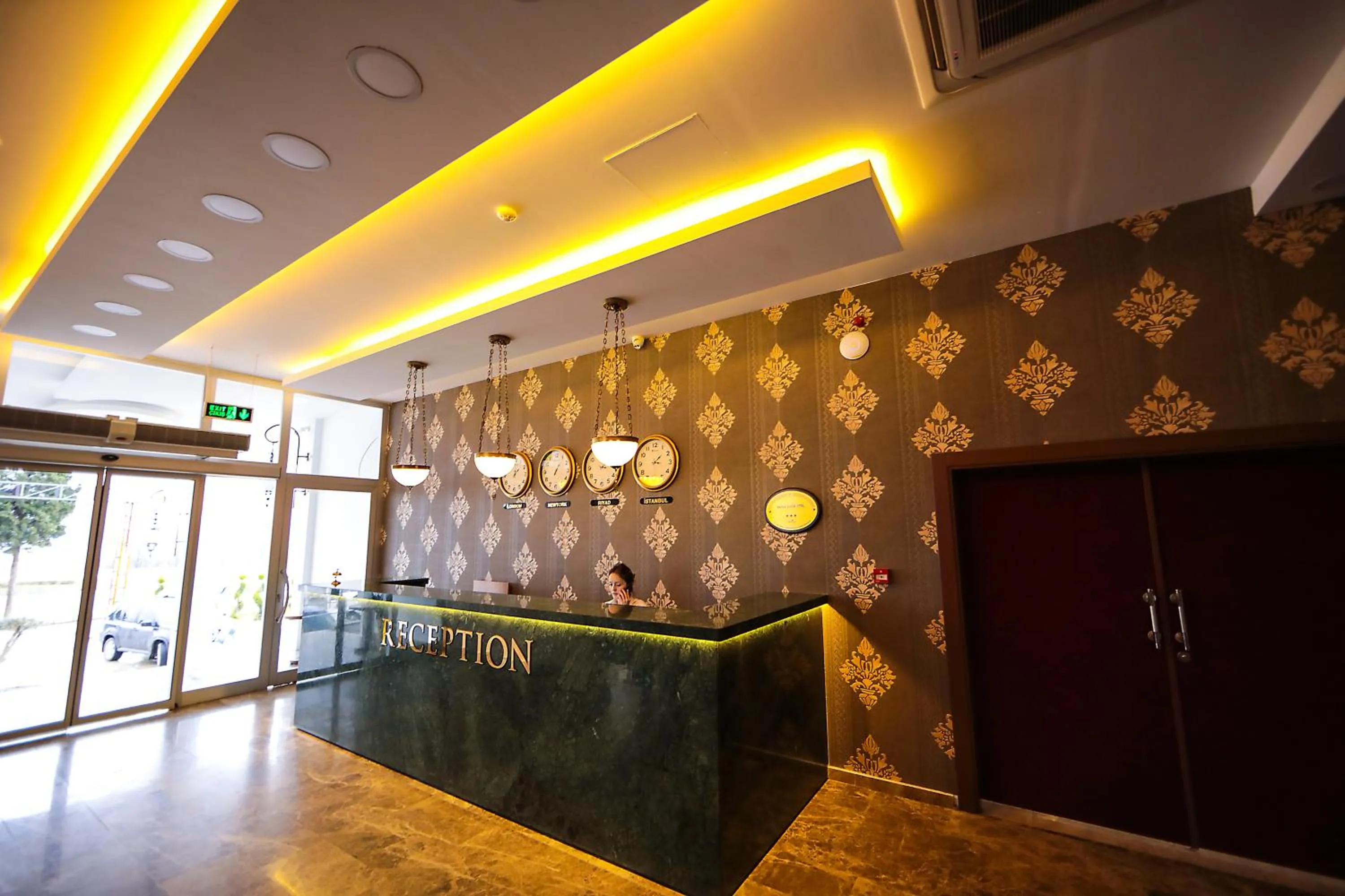 Lobby or reception in Fatsa Safi̇r Otel