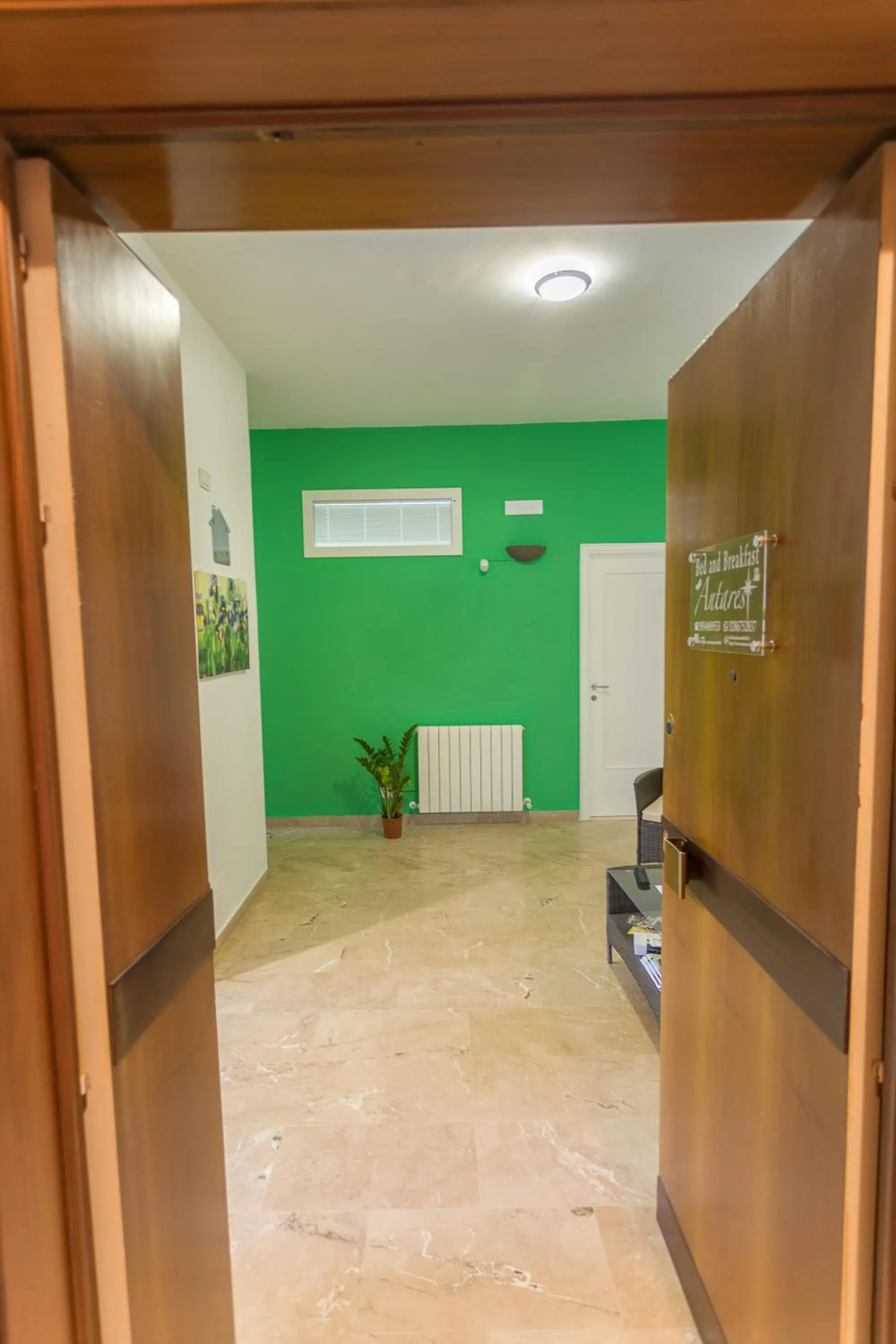 Staff in B&B Antares