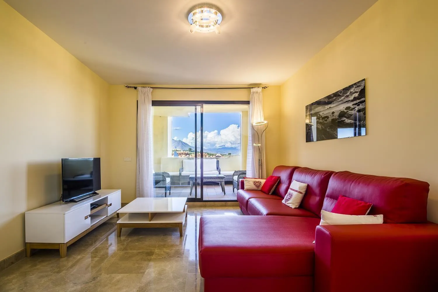 2134-Modern apt with terrace sea view