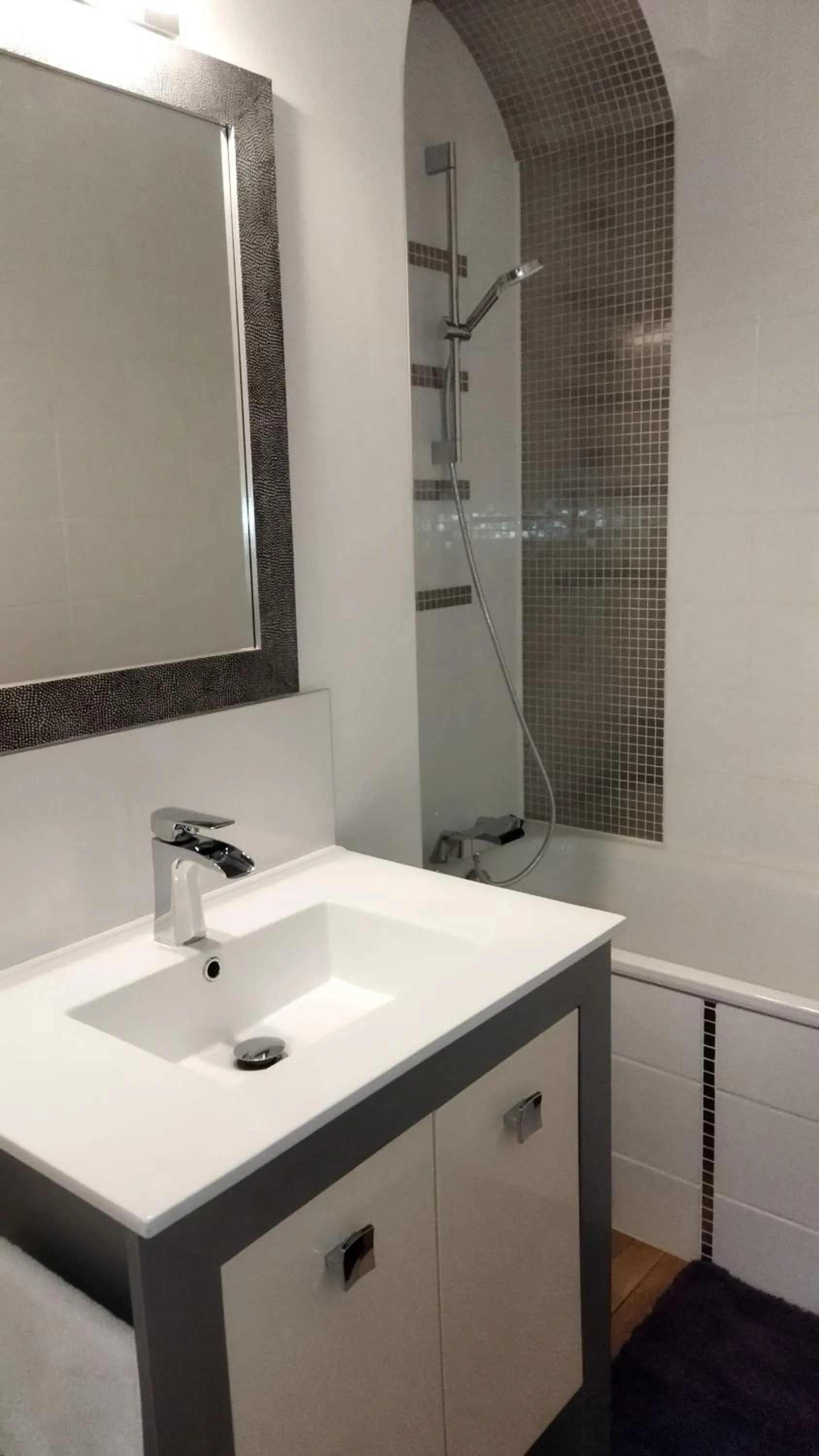 Bathroom in Appartements Les remparts d'Alienor