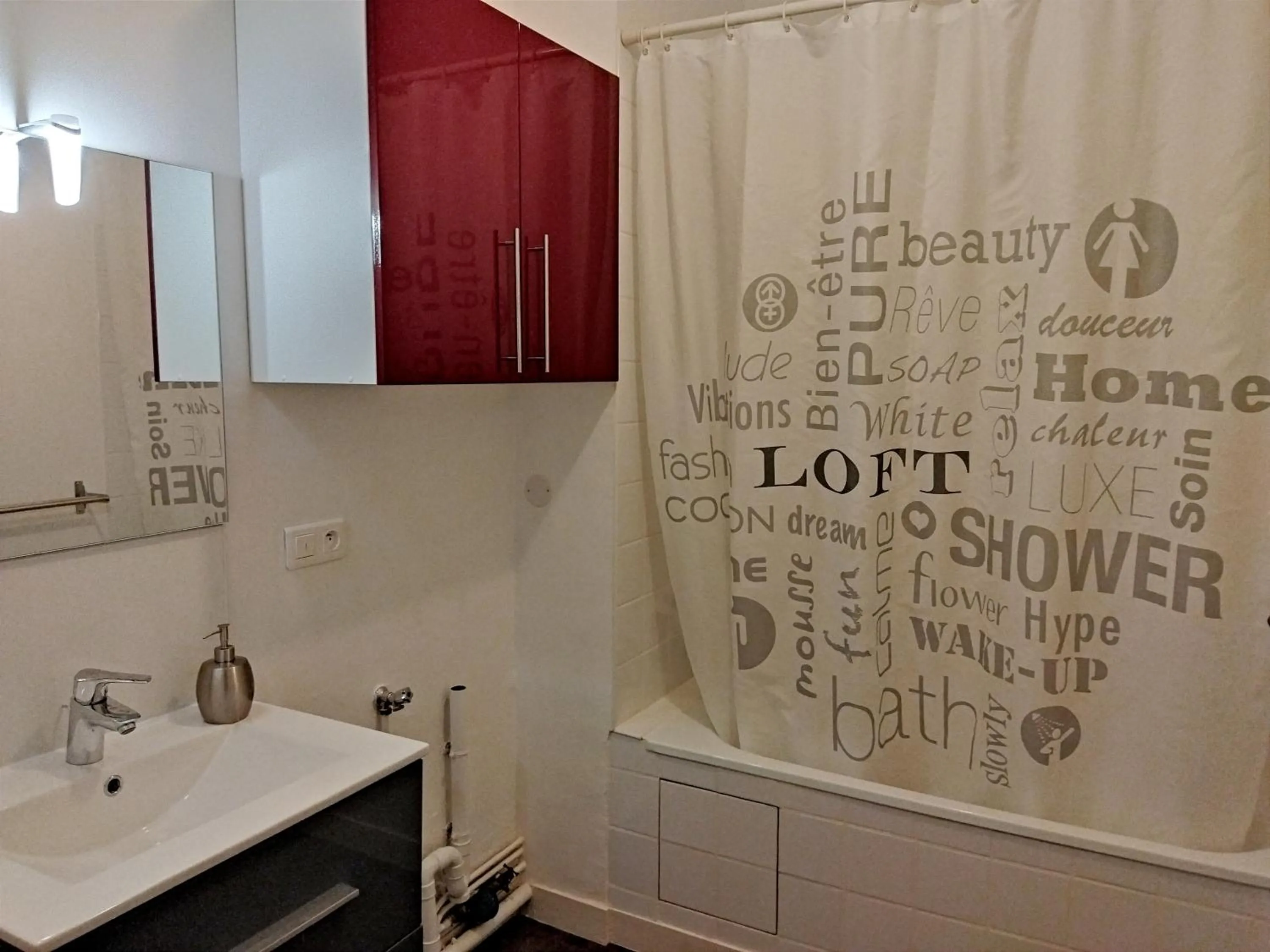 Bathroom in Appartements Les remparts d'Alienor