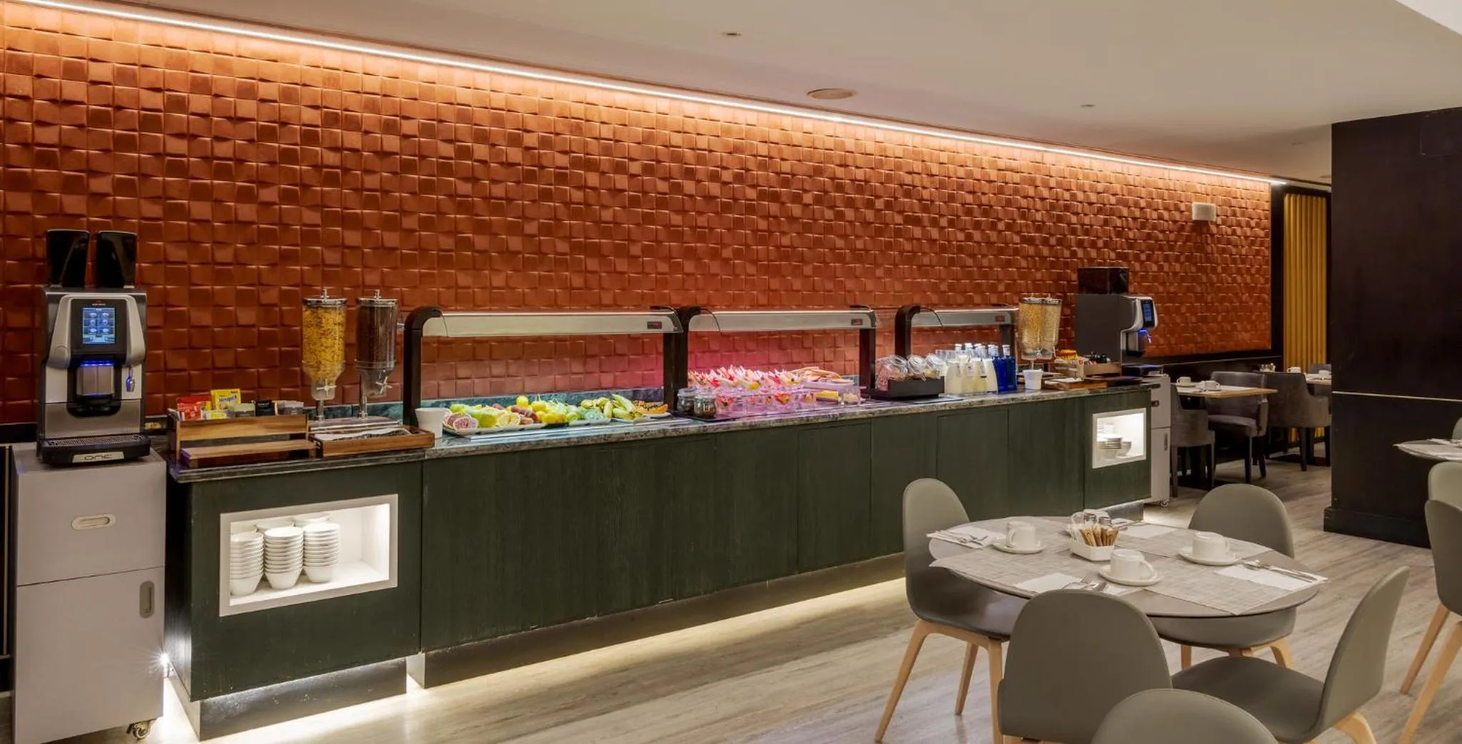 Buffet breakfast in Ilunion Málaga