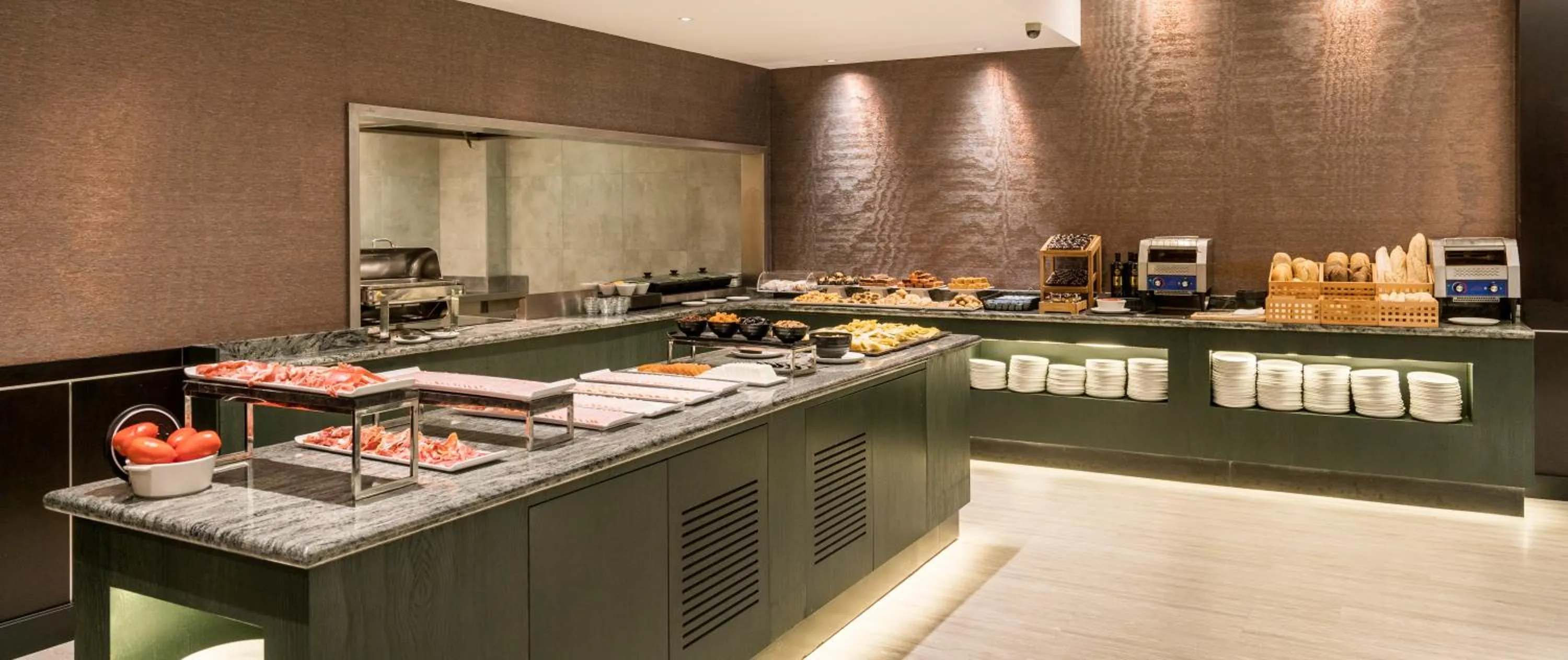 Buffet breakfast in Ilunion Málaga