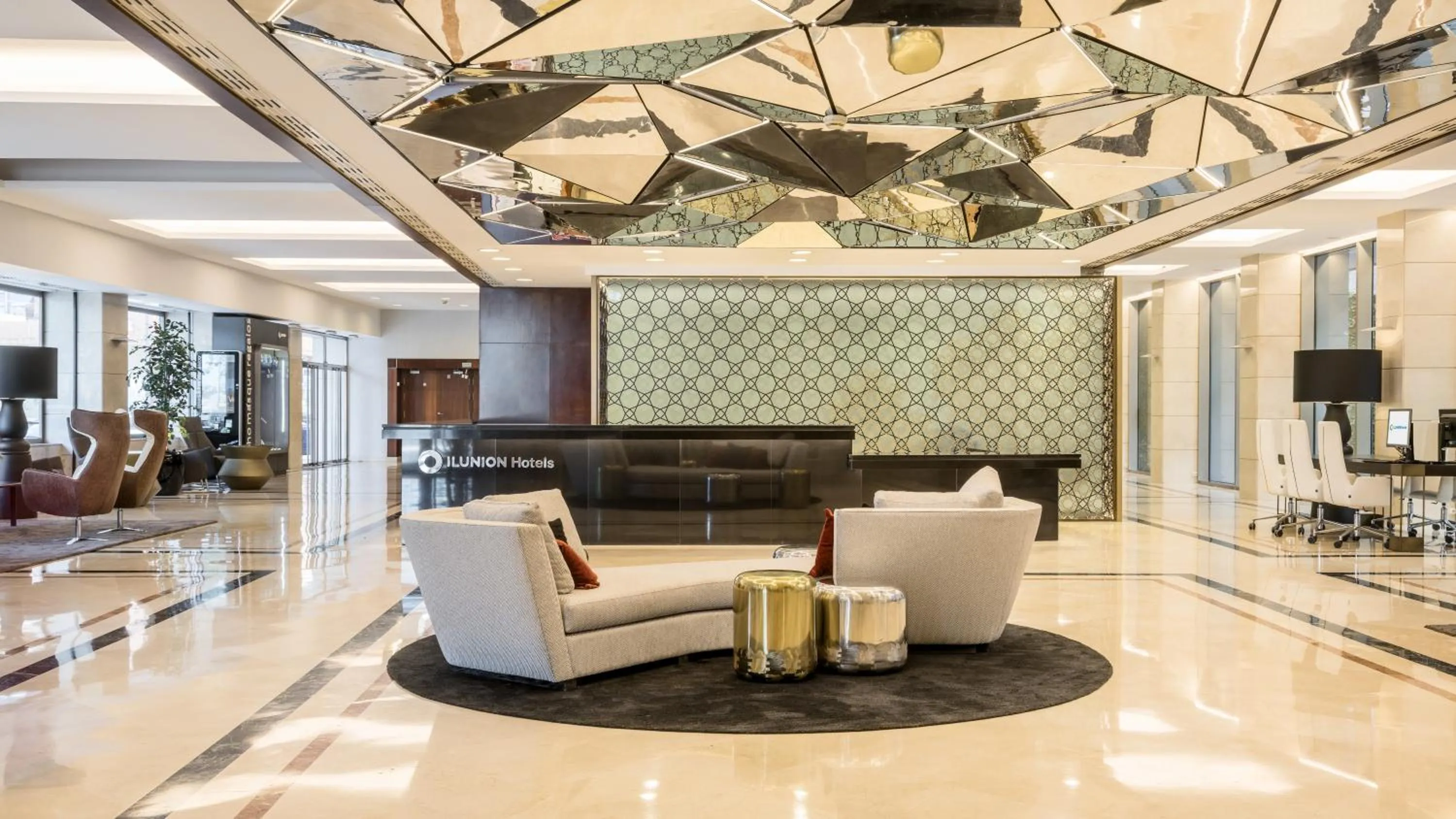 Lobby or reception in Ilunion Málaga