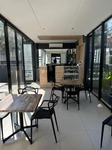 Restaurant/places to eat in Odyssey Luxury Apartments - Back Up Generator