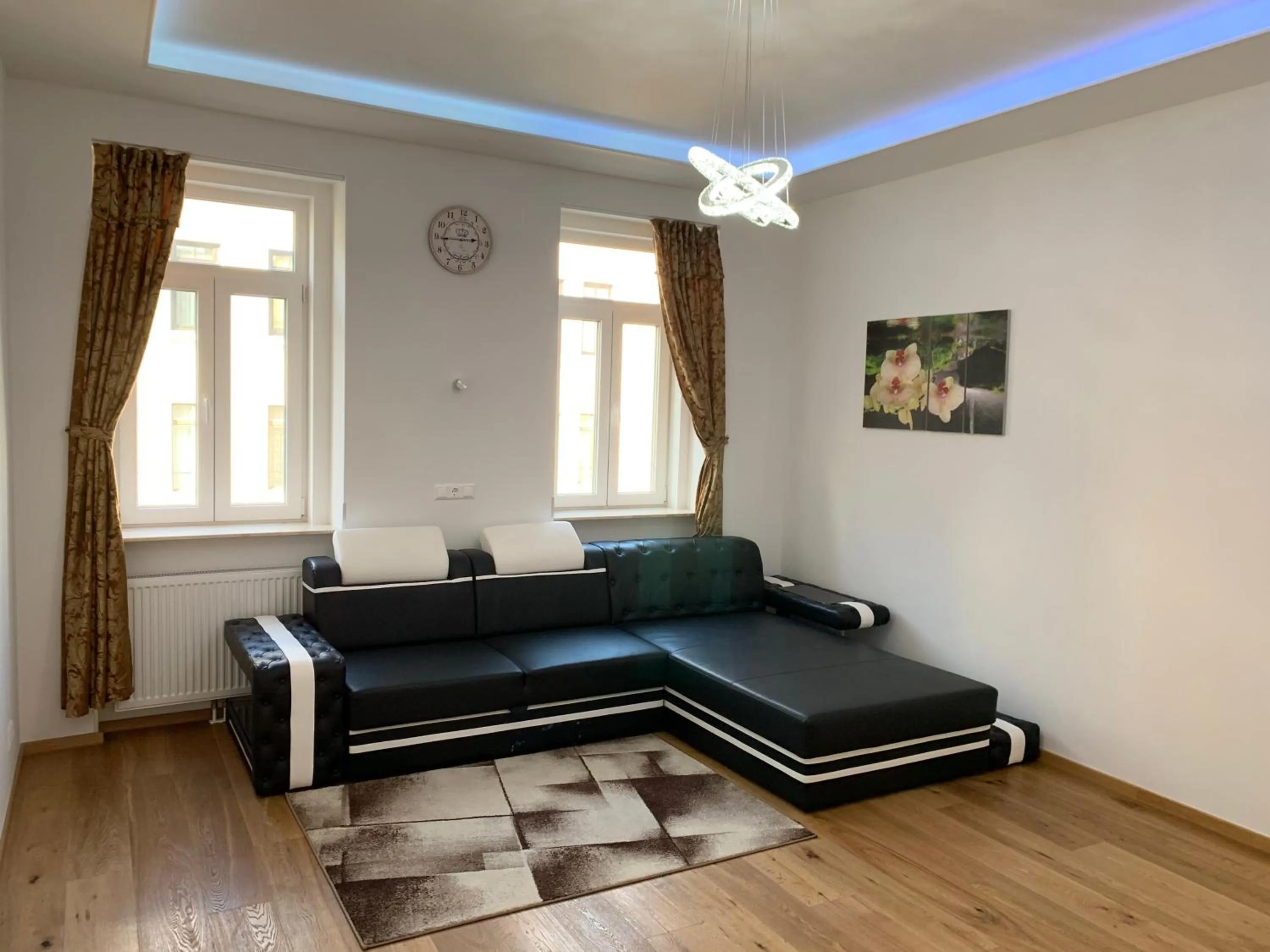 Living room in Colony Apartments