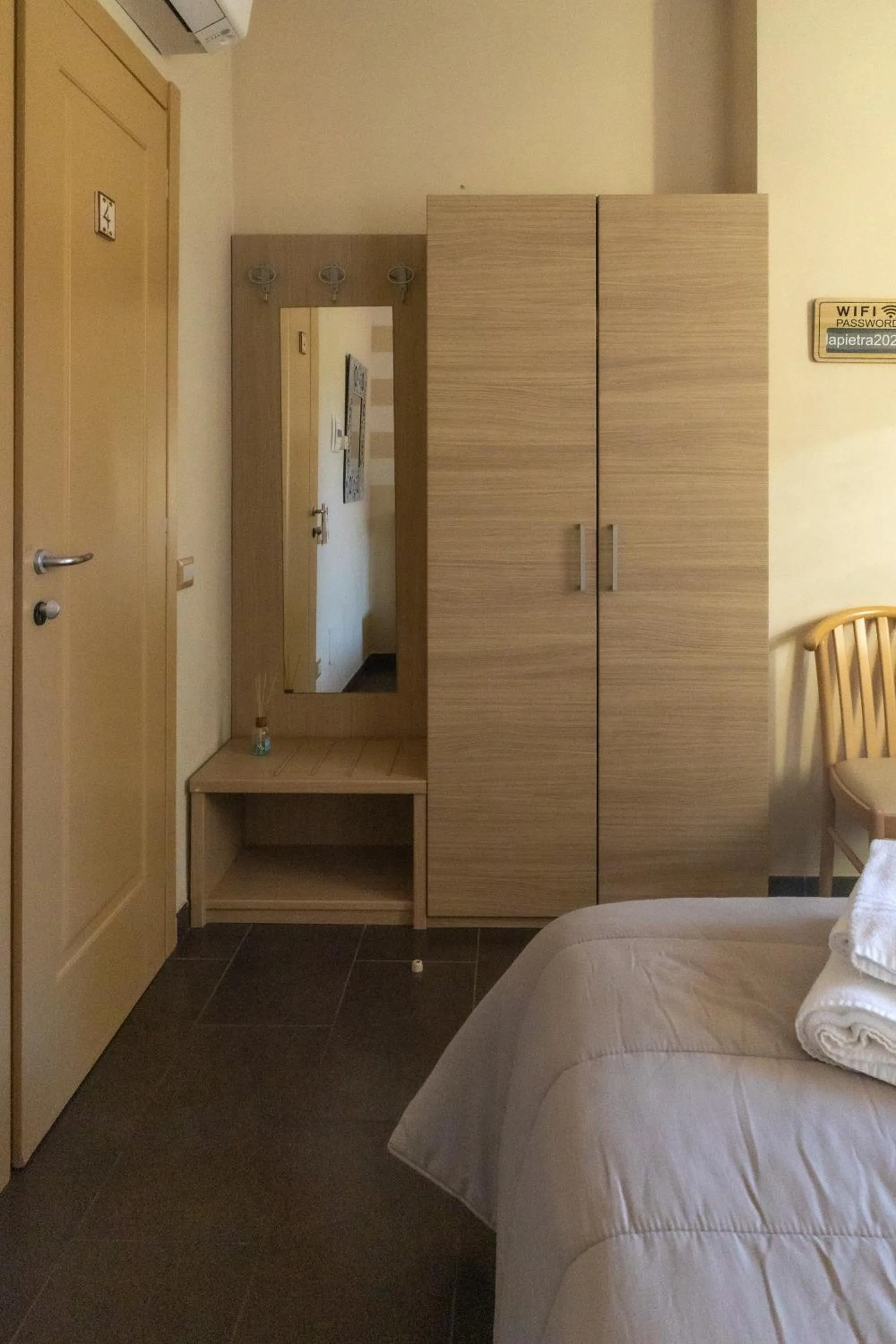 Bed in Agriturismo La Pietra 1 e La Pietra 2