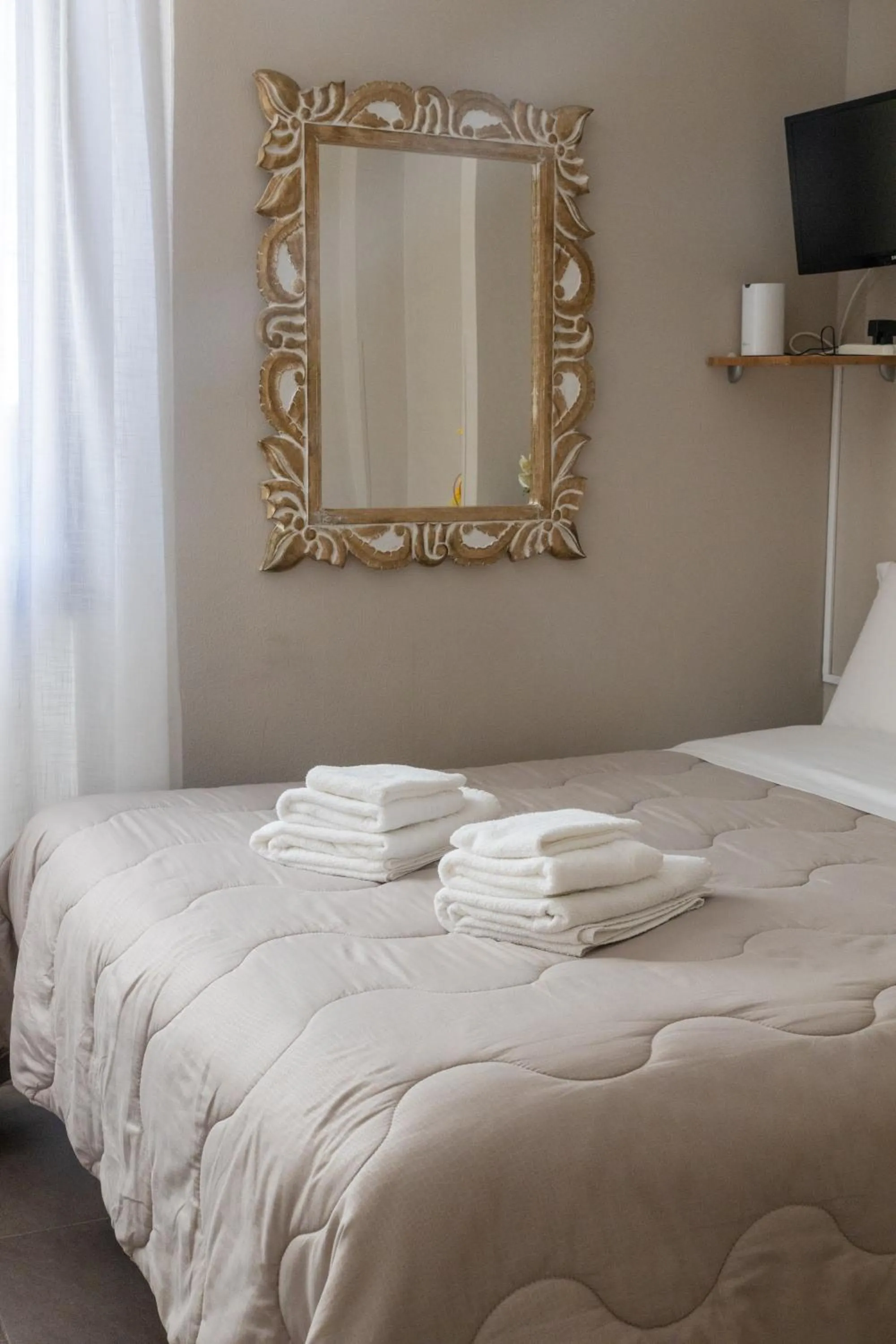 Bed in Agriturismo La Pietra 1 e La Pietra 2