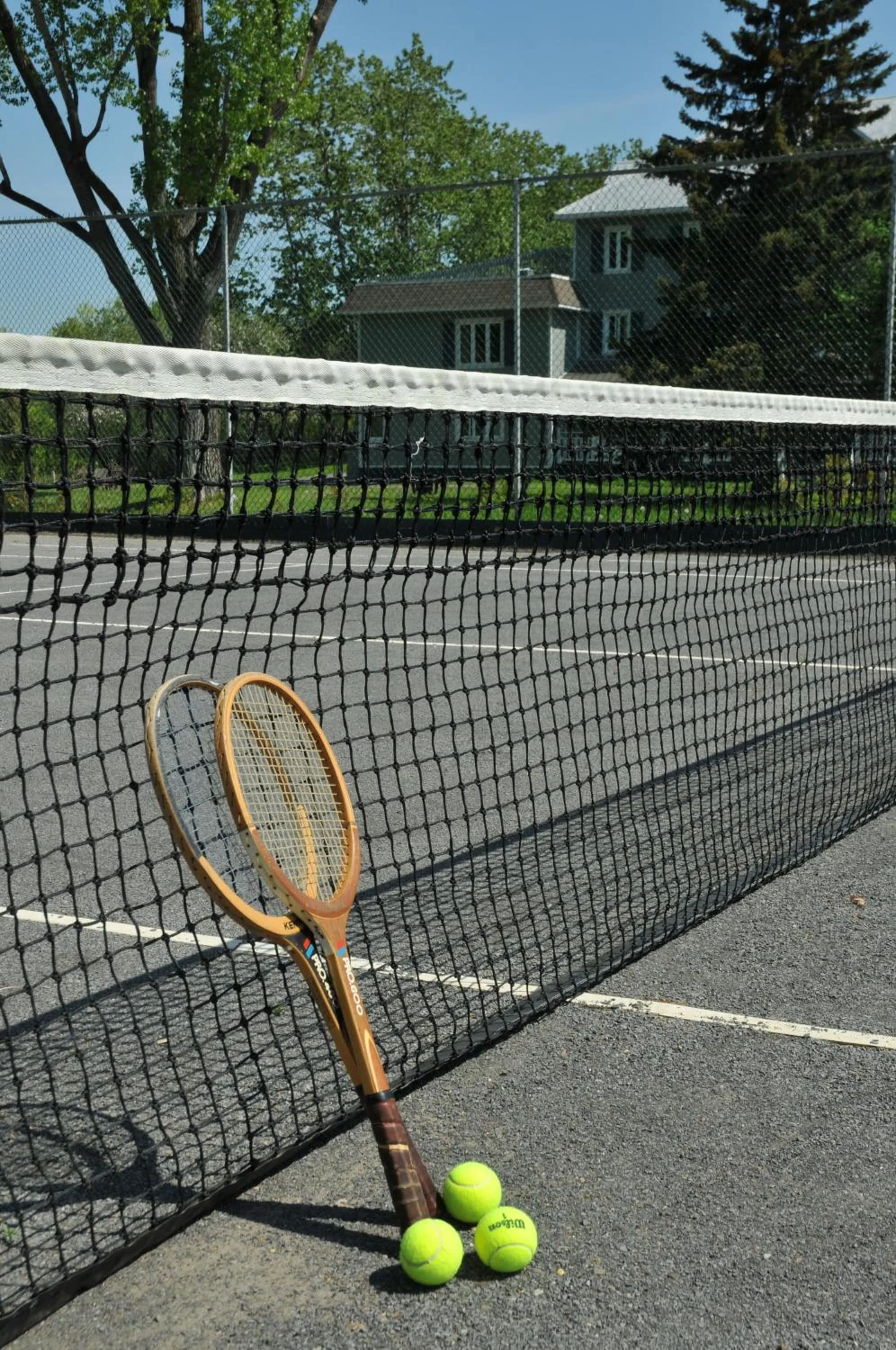 Tennis court in Auberge Beausejour