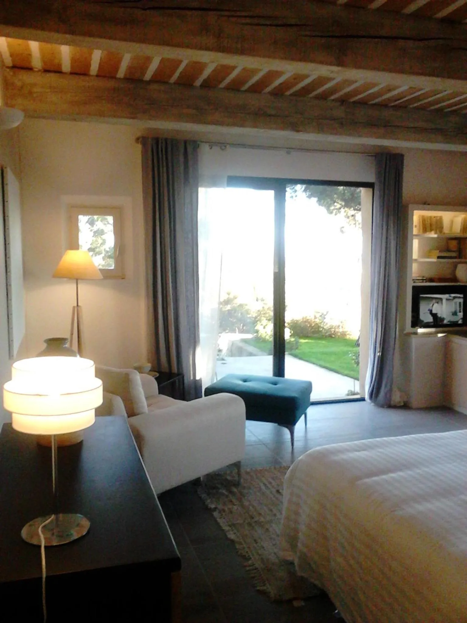 Garden view, Bed in La Maison de Charlie