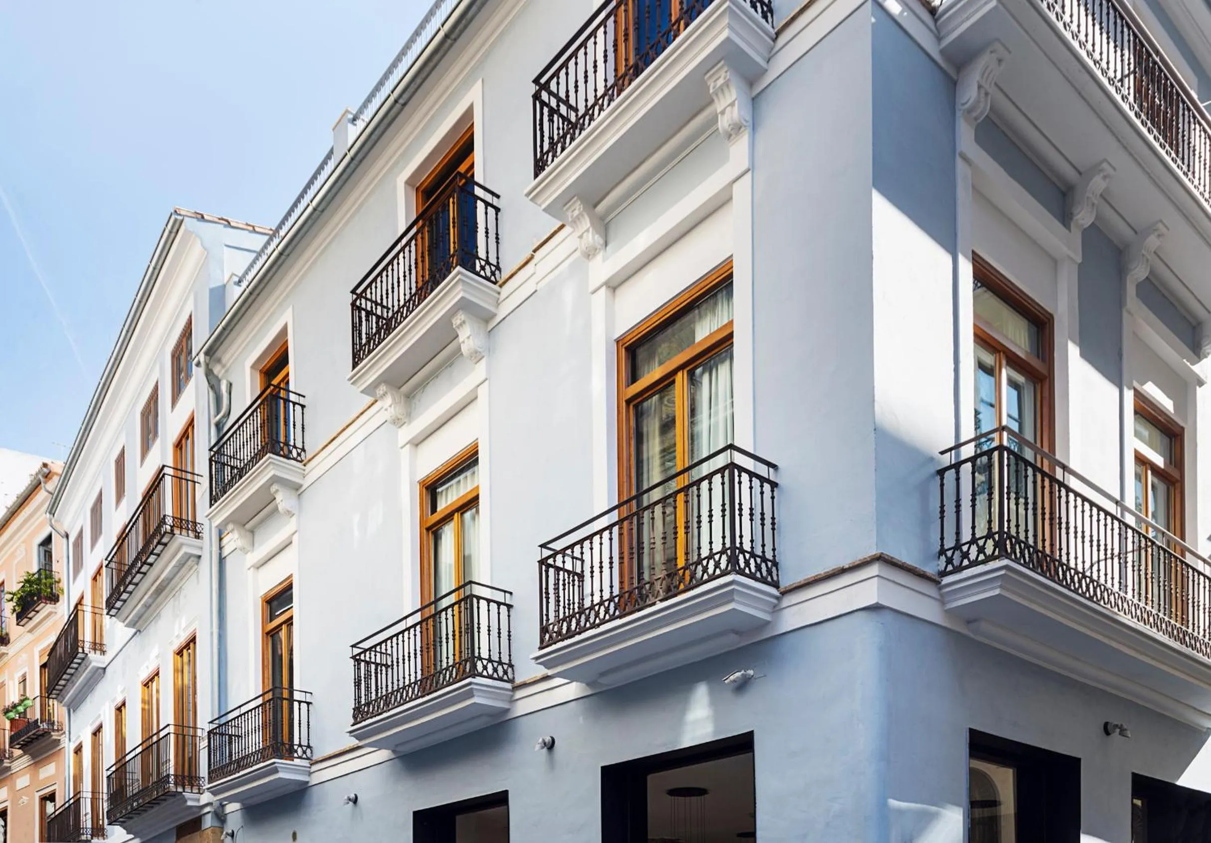 Property building in One Shot Mercat