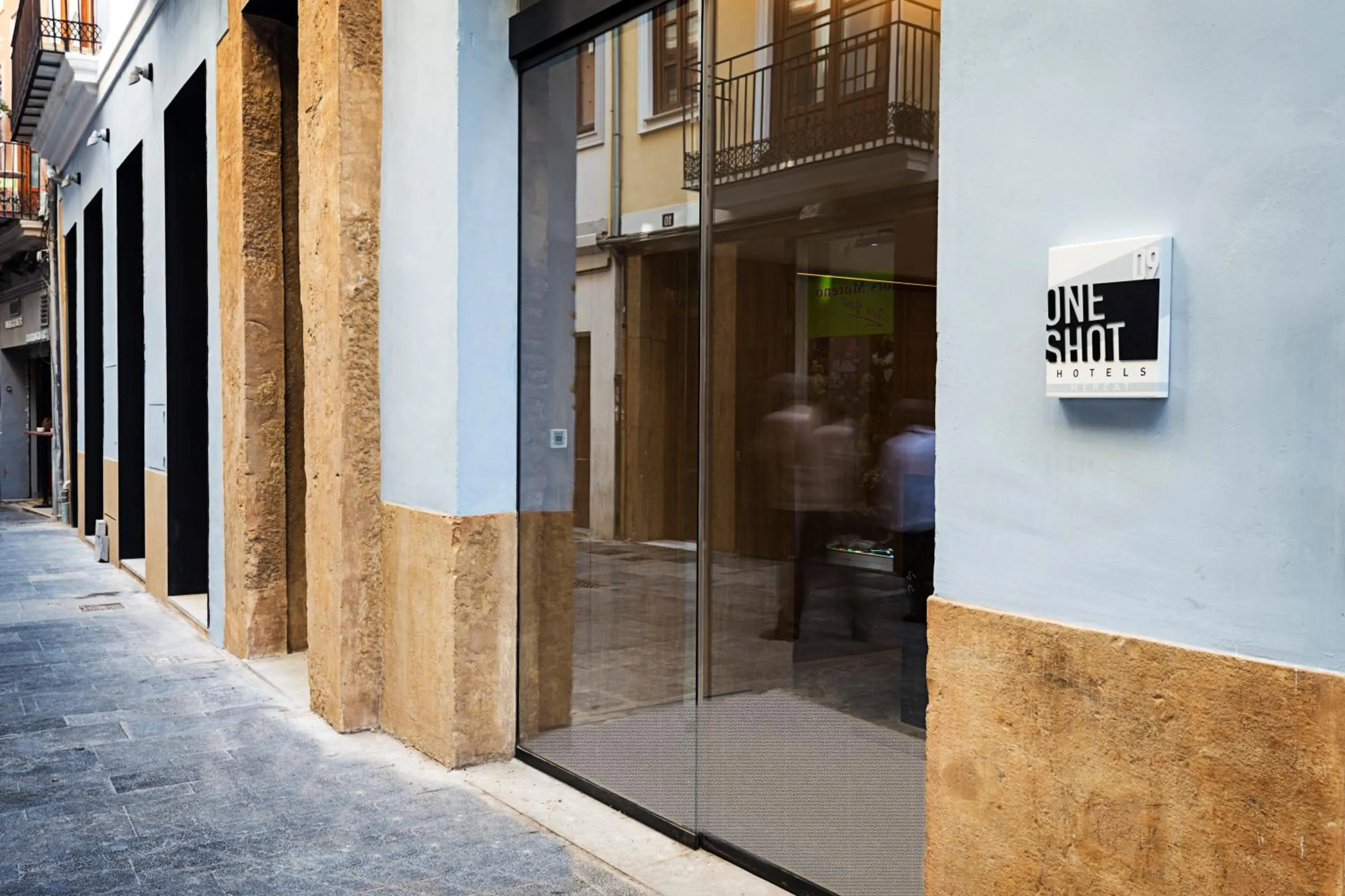 Property building in One Shot Mercat