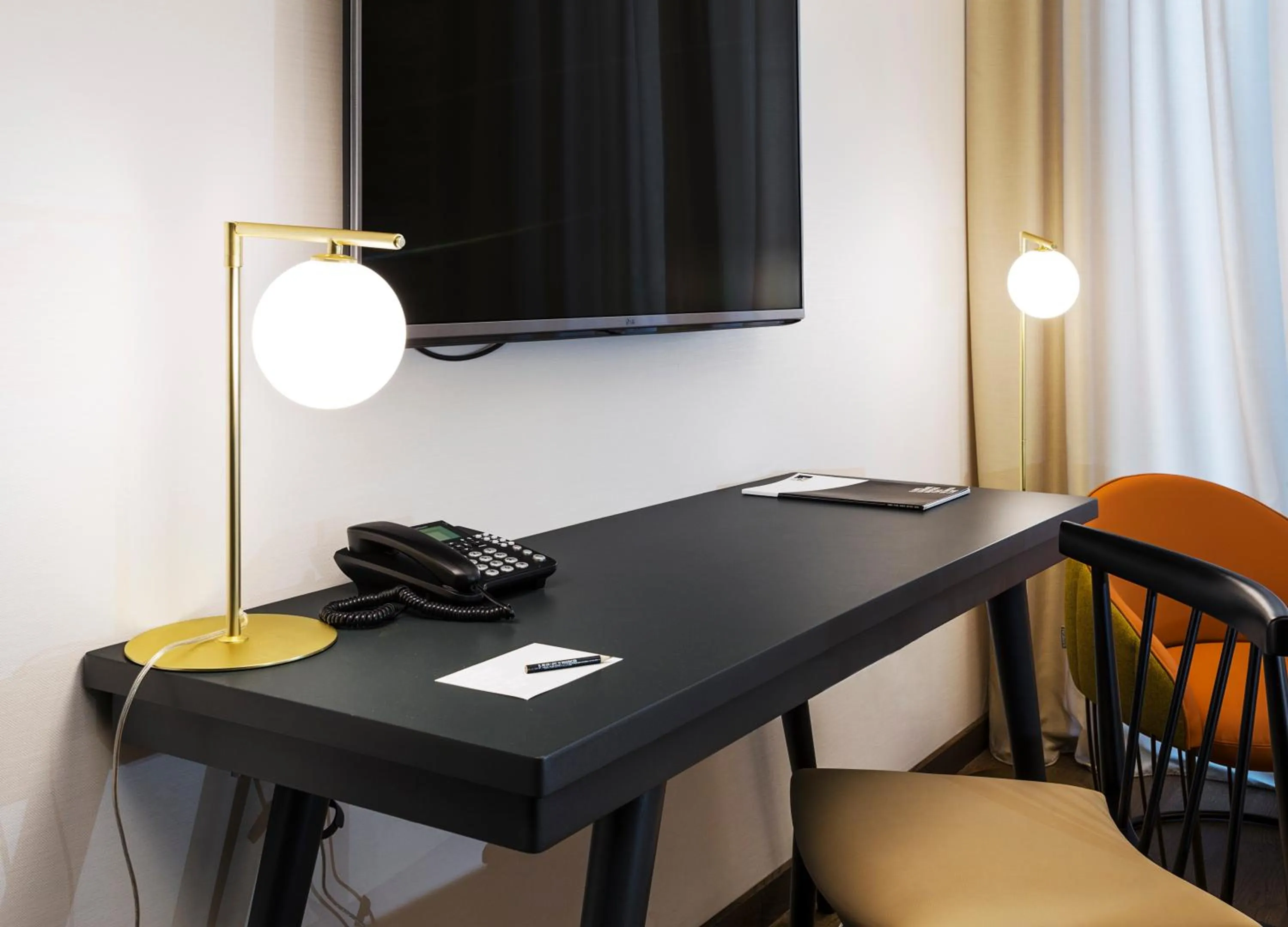 TV and multimedia in One Shot Mercat